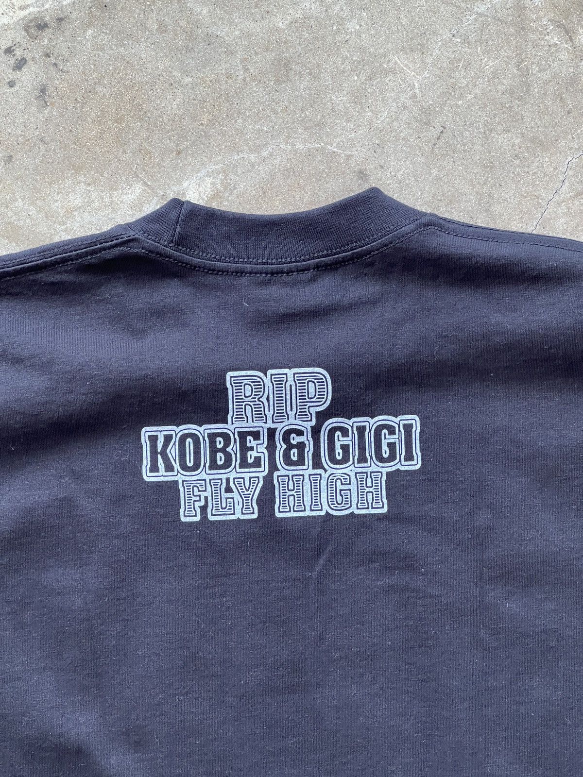 NBA RIP Kobe Bryant and Gigi Fly High Mamba Tee Medium Size US M / EU 48-50 / 2 - 5 Thumbnail