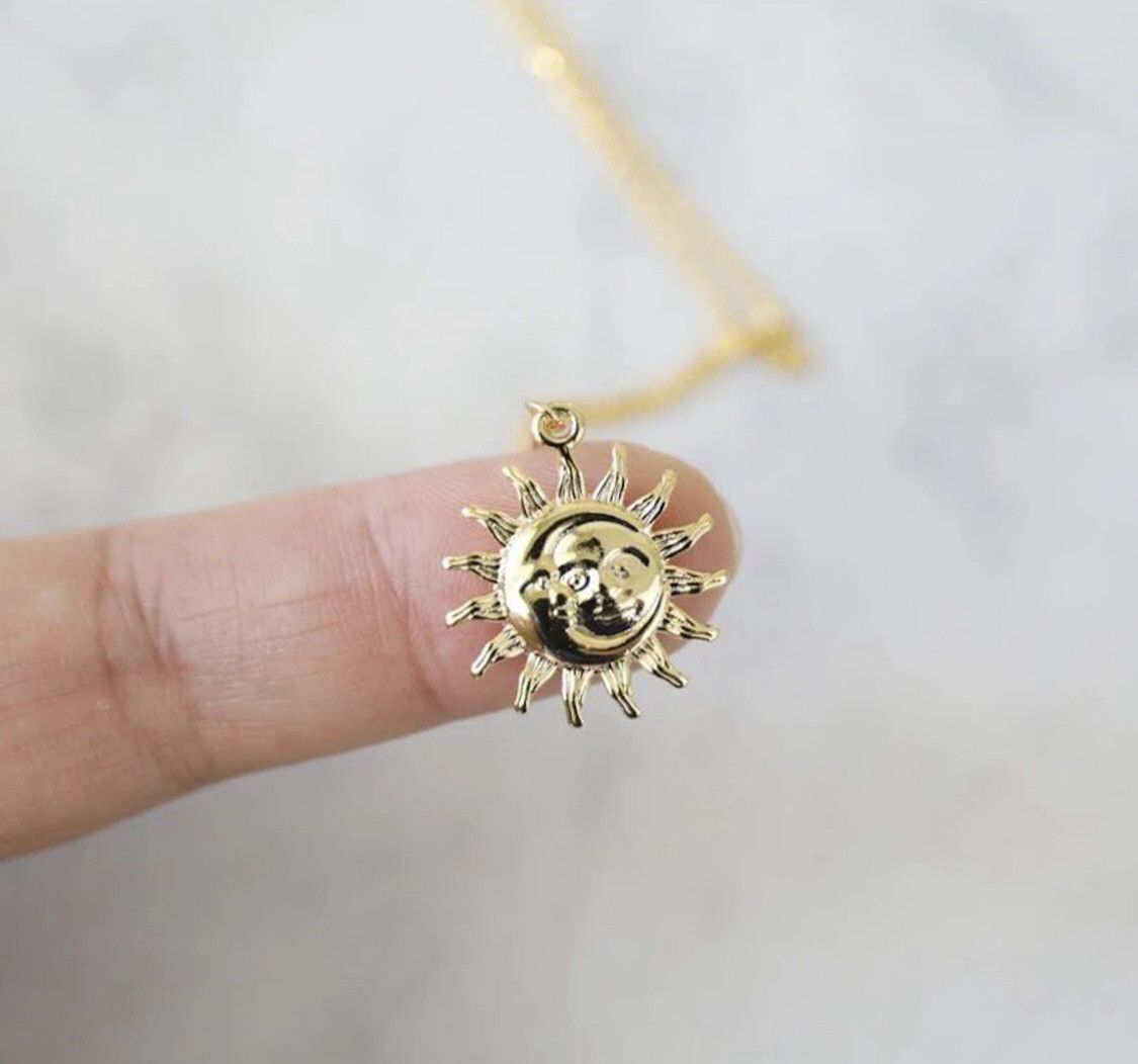 Jewelry Sun Face Choker Necklaces Size ONE SIZE - 2 Thumbnail