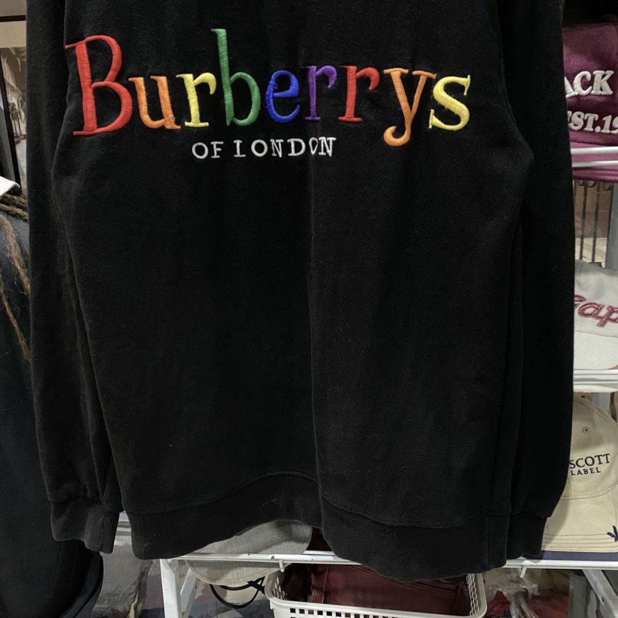 Burberry Burberrys Of London Rainbow Embroidered Spellout Crewneck Size US L / EU 52-54 / 3 - 4 Thumbnail