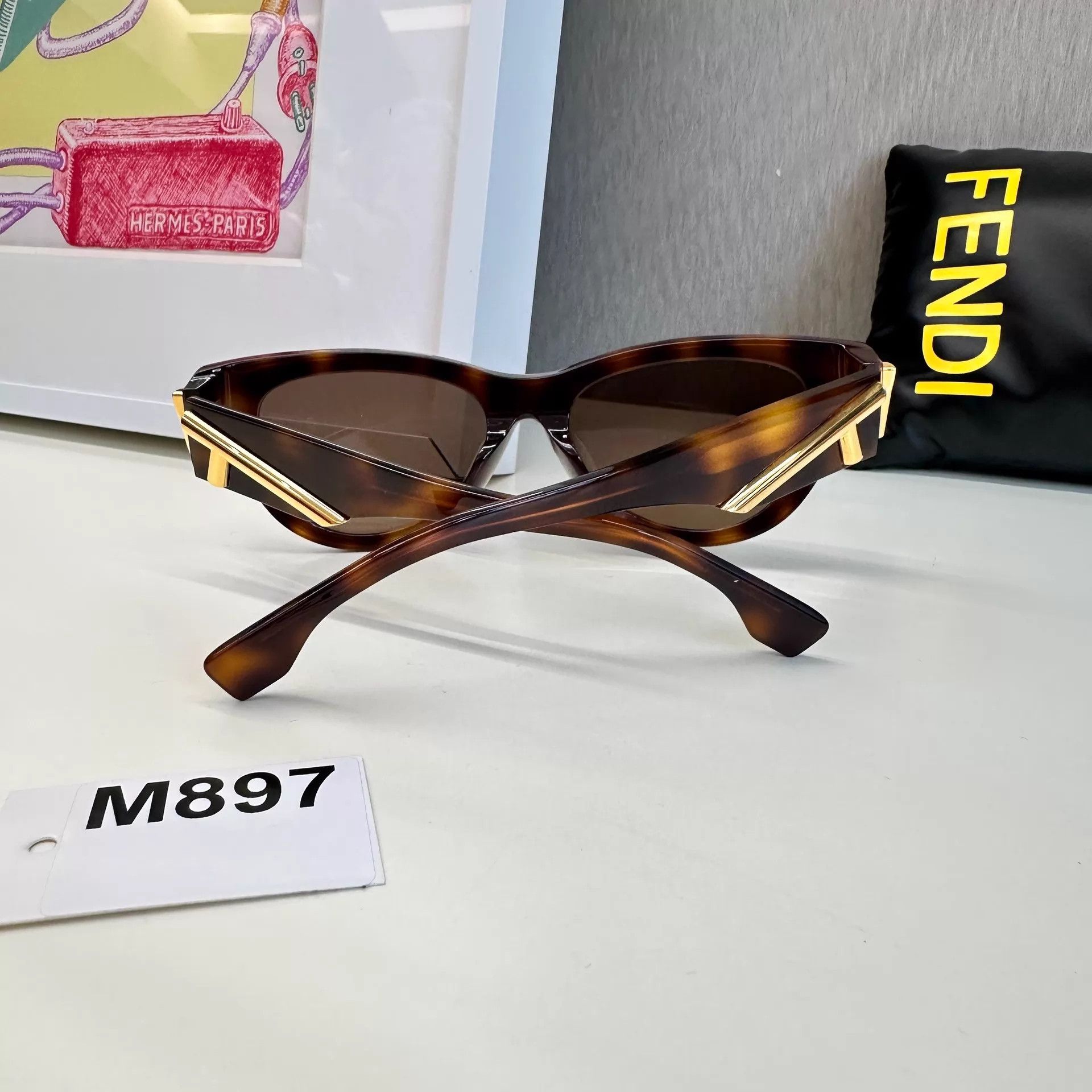 Fendi FENDI Gold Logo Sunglasses with Case Like New M897 Size ONE SIZE - 5 Thumbnail