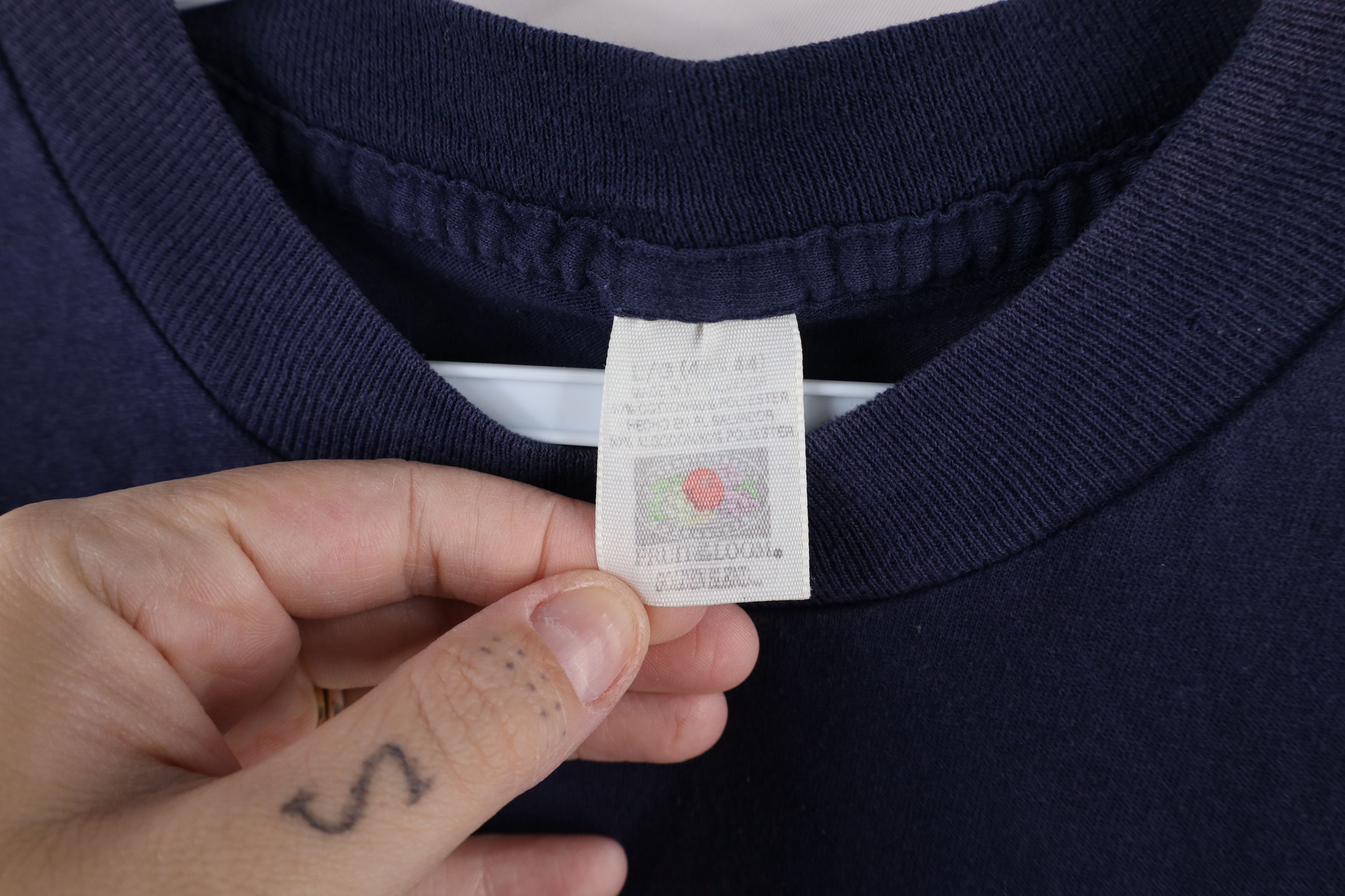 Vintage Vintage 90s Streetwear Blank Pocket T-Shirt Navy Blue Size US L / EU 52-54 / 3 - 7 Thumbnail