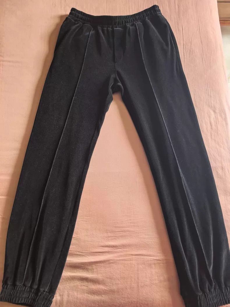 Valentino Valentino Black velvet slacks Size US 34 / EU 50 - 4 Thumbnail