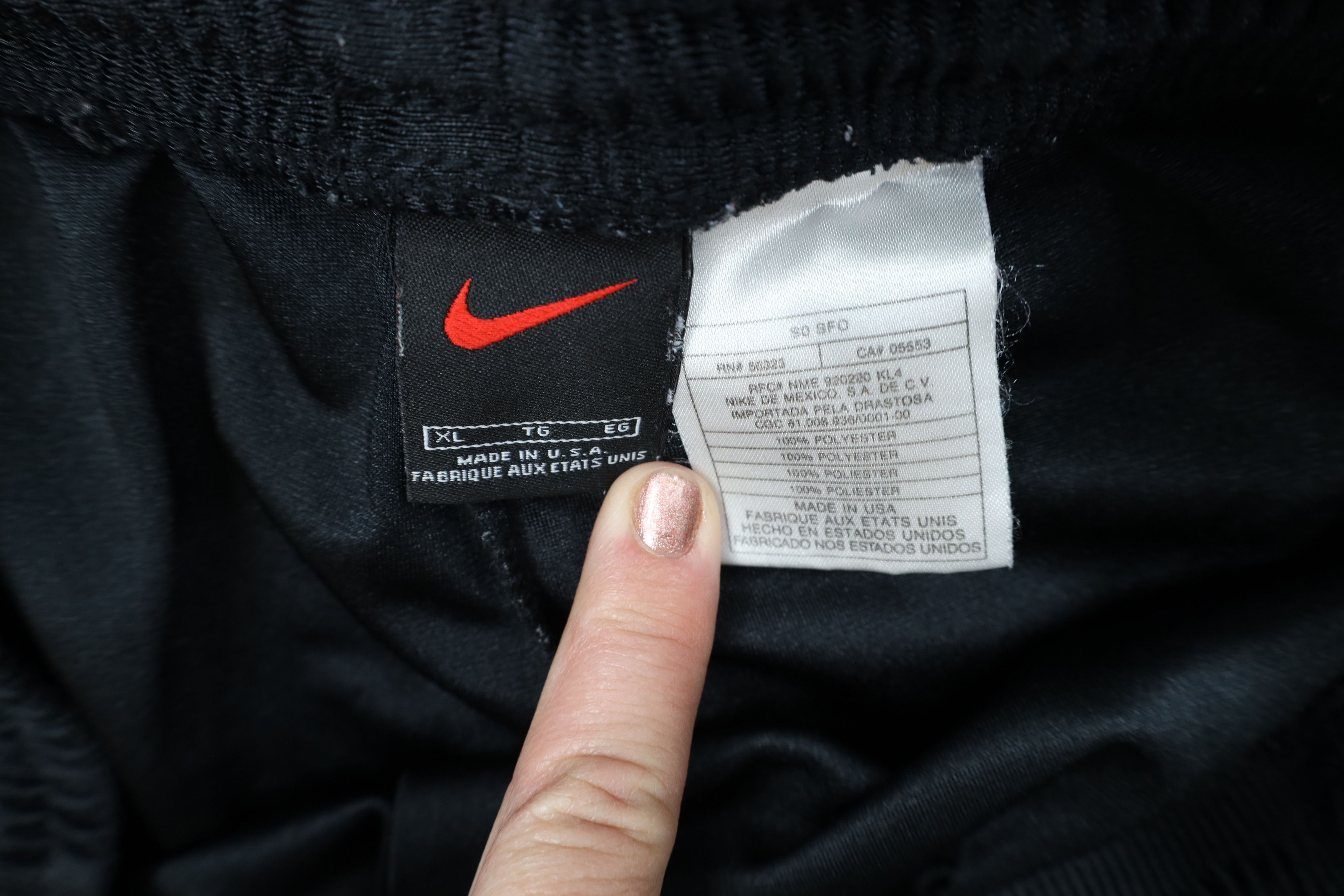 Nike Vintage 90s Y2K Nike Swoosh Above Knee Shorts Black USA Size US 36 / EU 52 - 6 Thumbnail