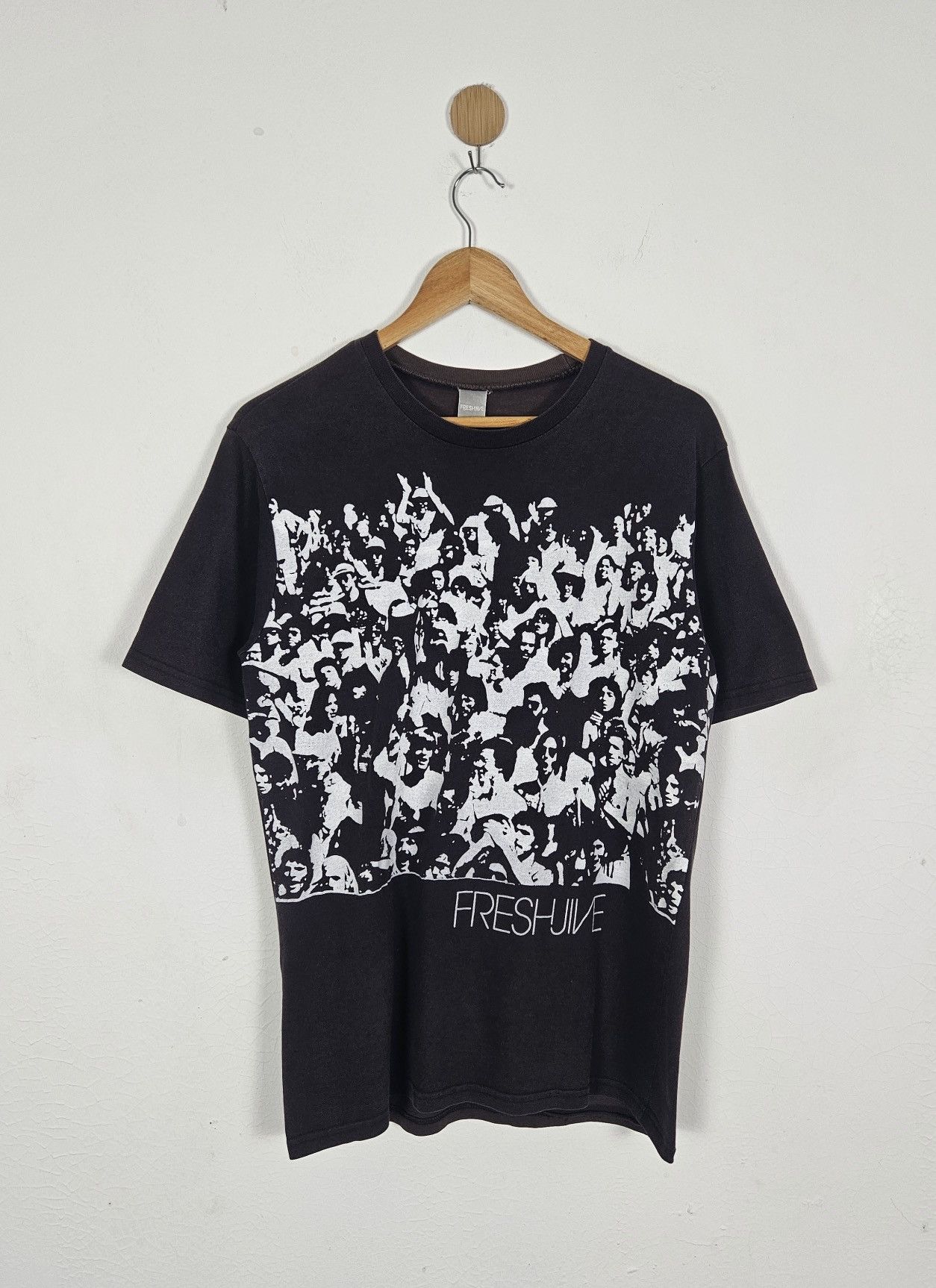 Freshjive Freshjive crowd scene shirt Size US M / EU 48-50 / 2 - 1 Thumbnail