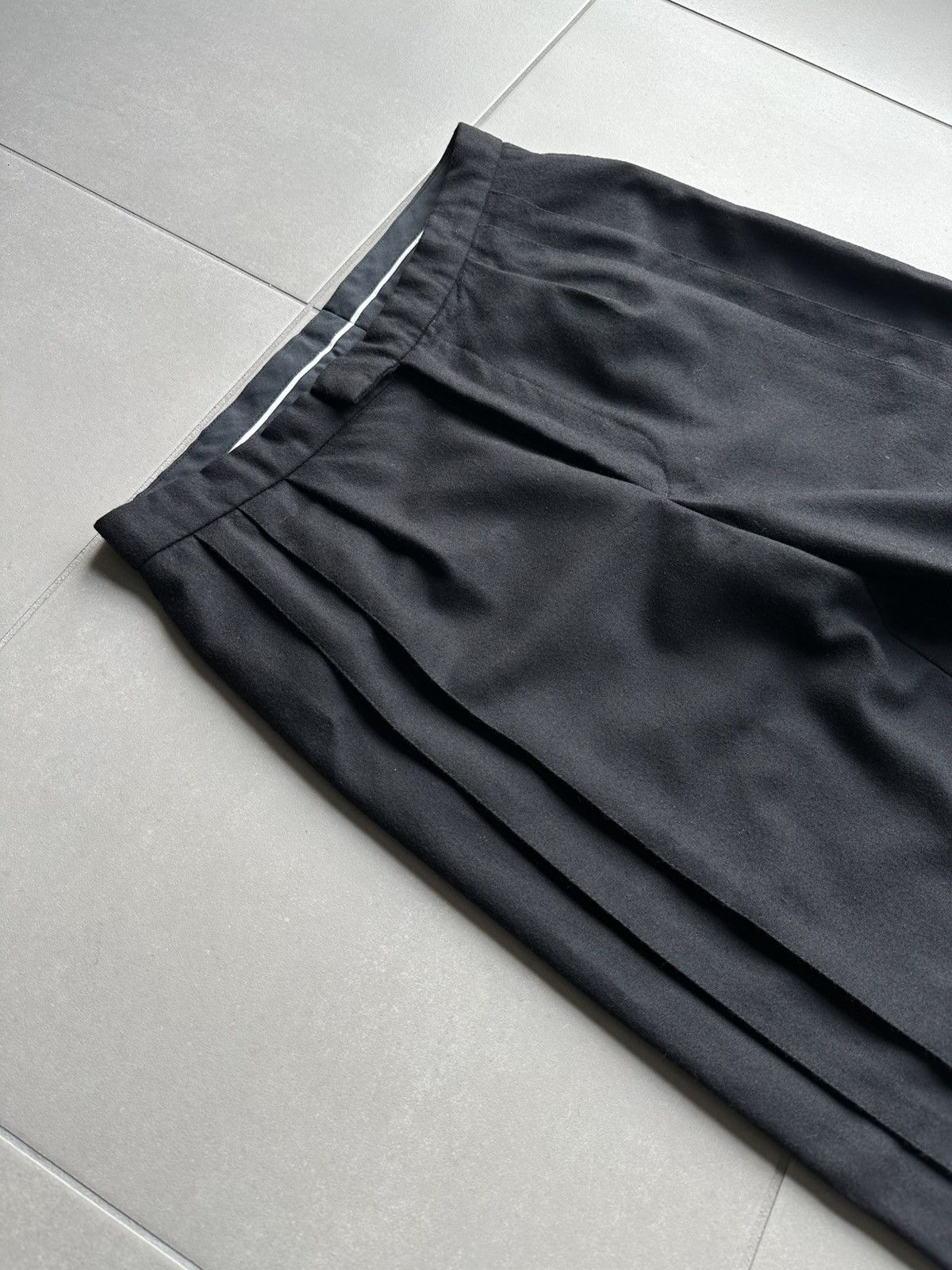 Raf Simons Raf Simons AW2000 “confusion” pleated wide trousers Size US 30 / EU 46 - 9 Thumbnail