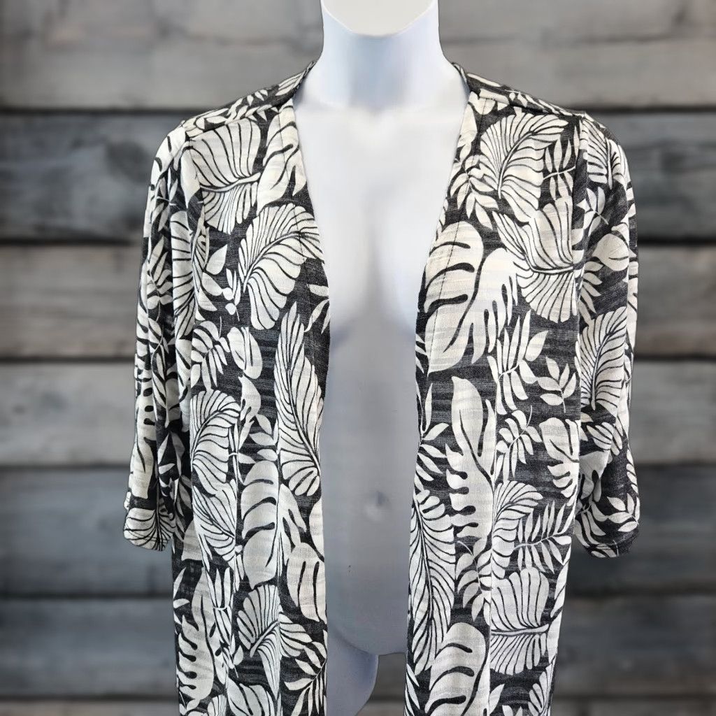 Vintage Catherines Cardigan Womens 2X Gray White Leaf Print 3/4 Sleeve Open Front Knit Polyester Sweater Size XXL / US 16-18 / IT 52-54 - 1 Thumbnail