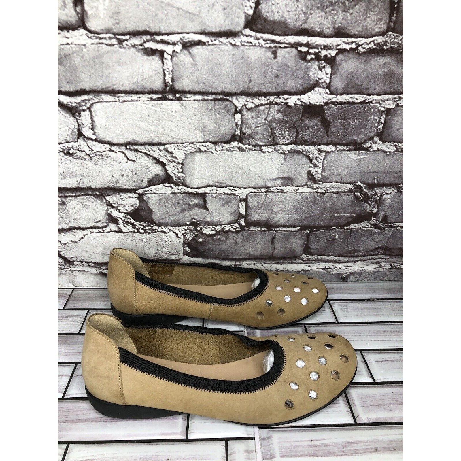 Other Aquitaine Brown Leather Perforated Ballet Flats Round Toe Sh Size US 9 / IT 39 - 1 Thumbnail