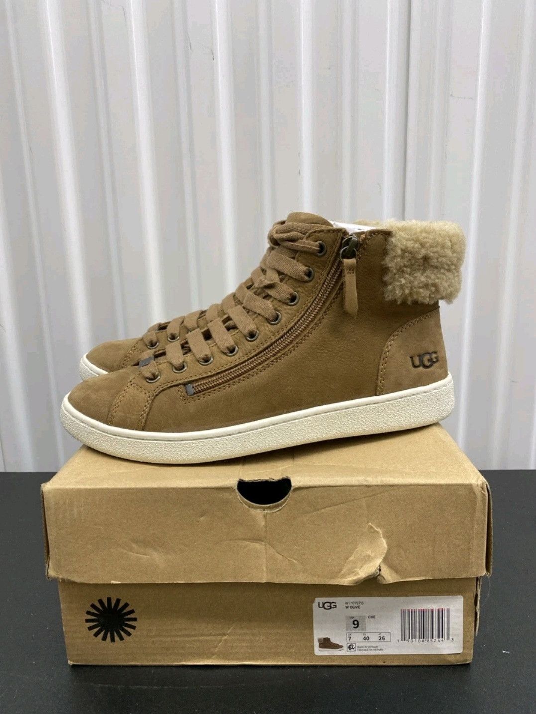 Ugg UGG Chestnut Leather High Top Lace Up Zipper Boots WMNS Size US 9 / IT 39 - 1 Thumbnail