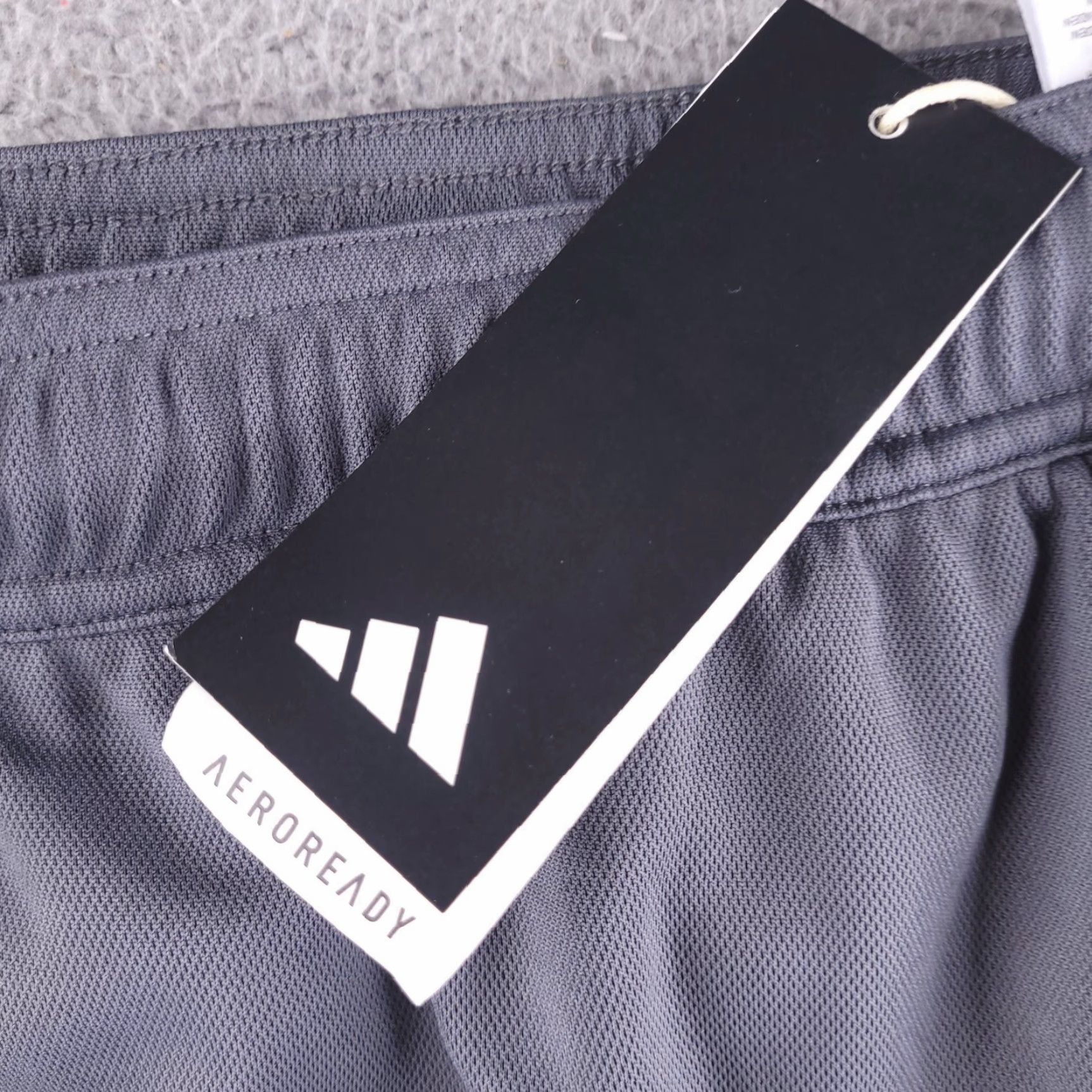 Adidas Adidas Shorts Men XL Gray Gym Run Aeroready Zip Pocket Athletic Activewear 90s? Size US 36 / EU 52 - 2 Thumbnail