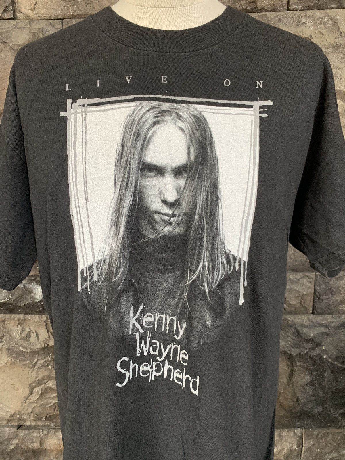 Vintage Vintage Kenny Wayne Shepherd American Guitarist T shirt Size US L / EU 52-54 / 3 - 2 Thumbnail