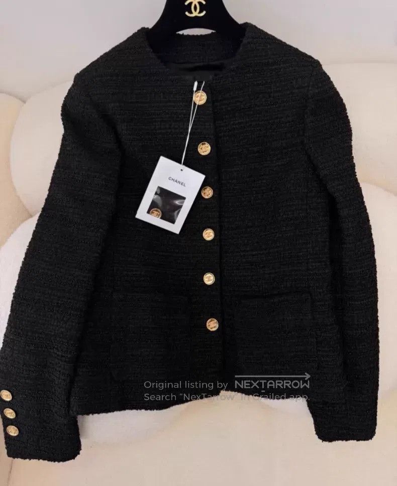 Chanel Chanel Black coat Size XS / US 0-2 / IT 36-38 - 1 Thumbnail