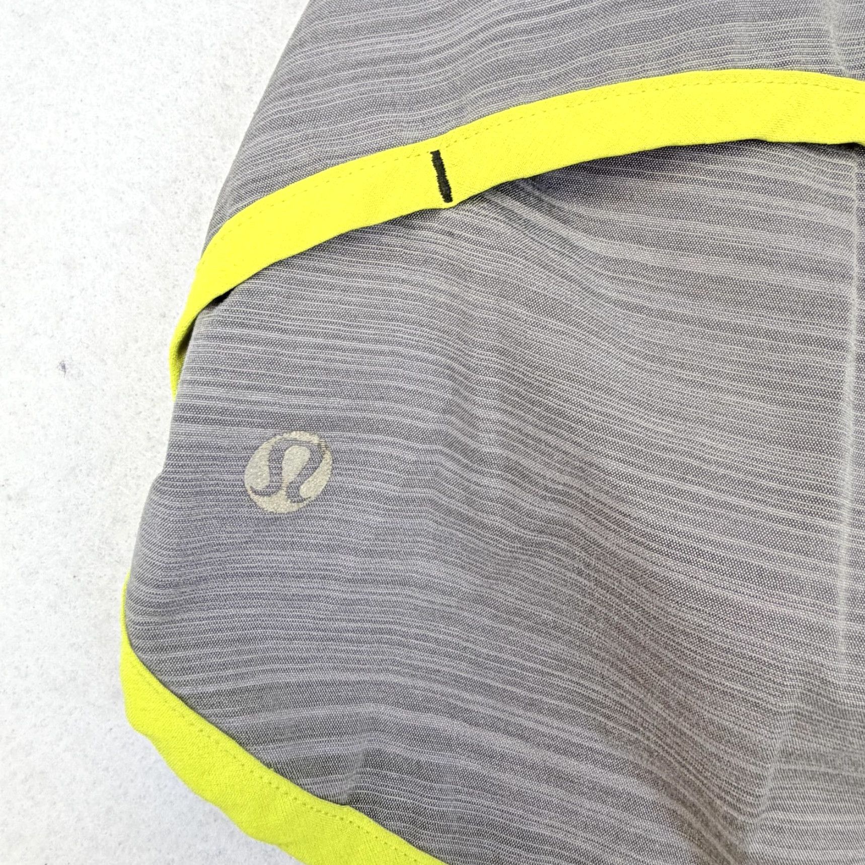 Lululemon Lululemon Shorts Womens M Gray Stripe Speed 2.5 Inseam Neon Trim Running Women's Shorts Gray Stripe Inseam 2.5in Neon Trim Running Size 29" - 5 Thumbnail