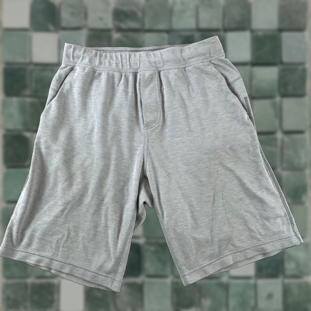 Lululemon Lululemon Athletic Shorts Men Medium Gray Drawstring Activewear Gym Yoga 10 in Inseam Pockets Athletic Size US 31 - 1 Thumbnail