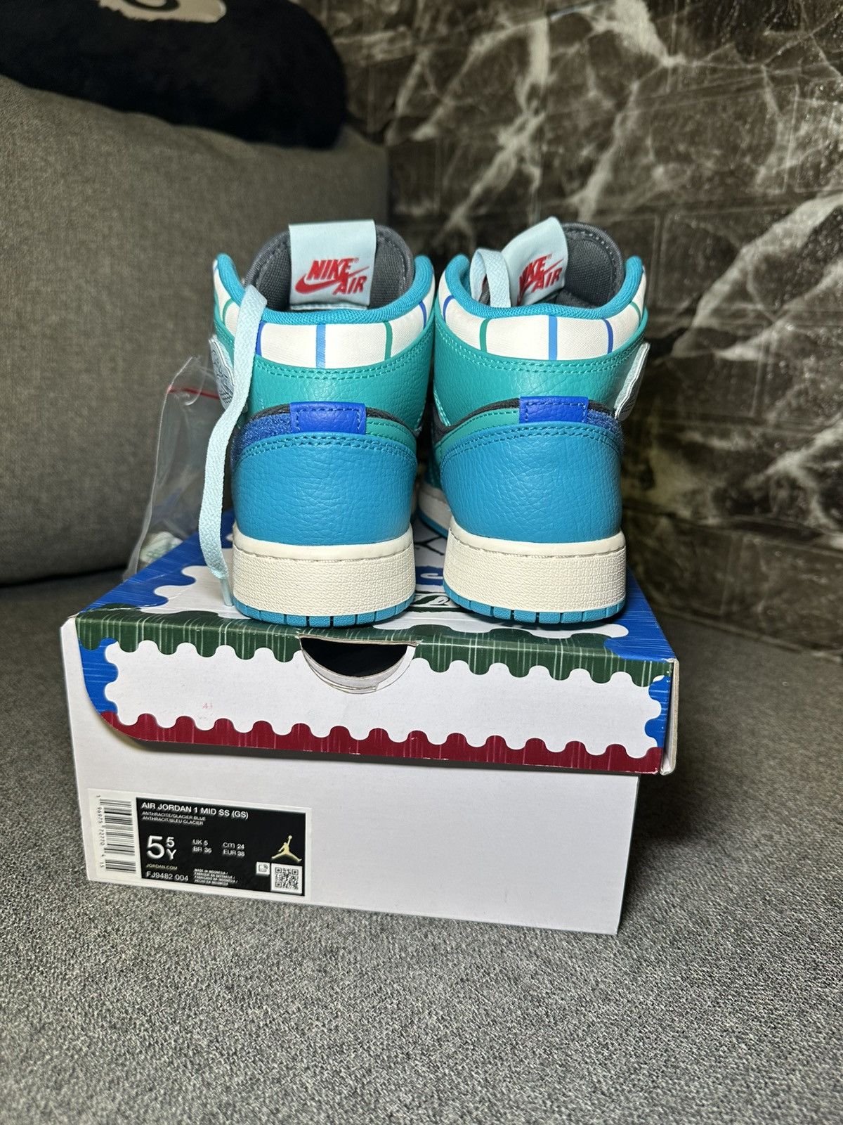 Jordan Brand × Nike Air Jordan 1 Mid SS (GS) Size US 7.5 / IT 37.5 - 6 Thumbnail