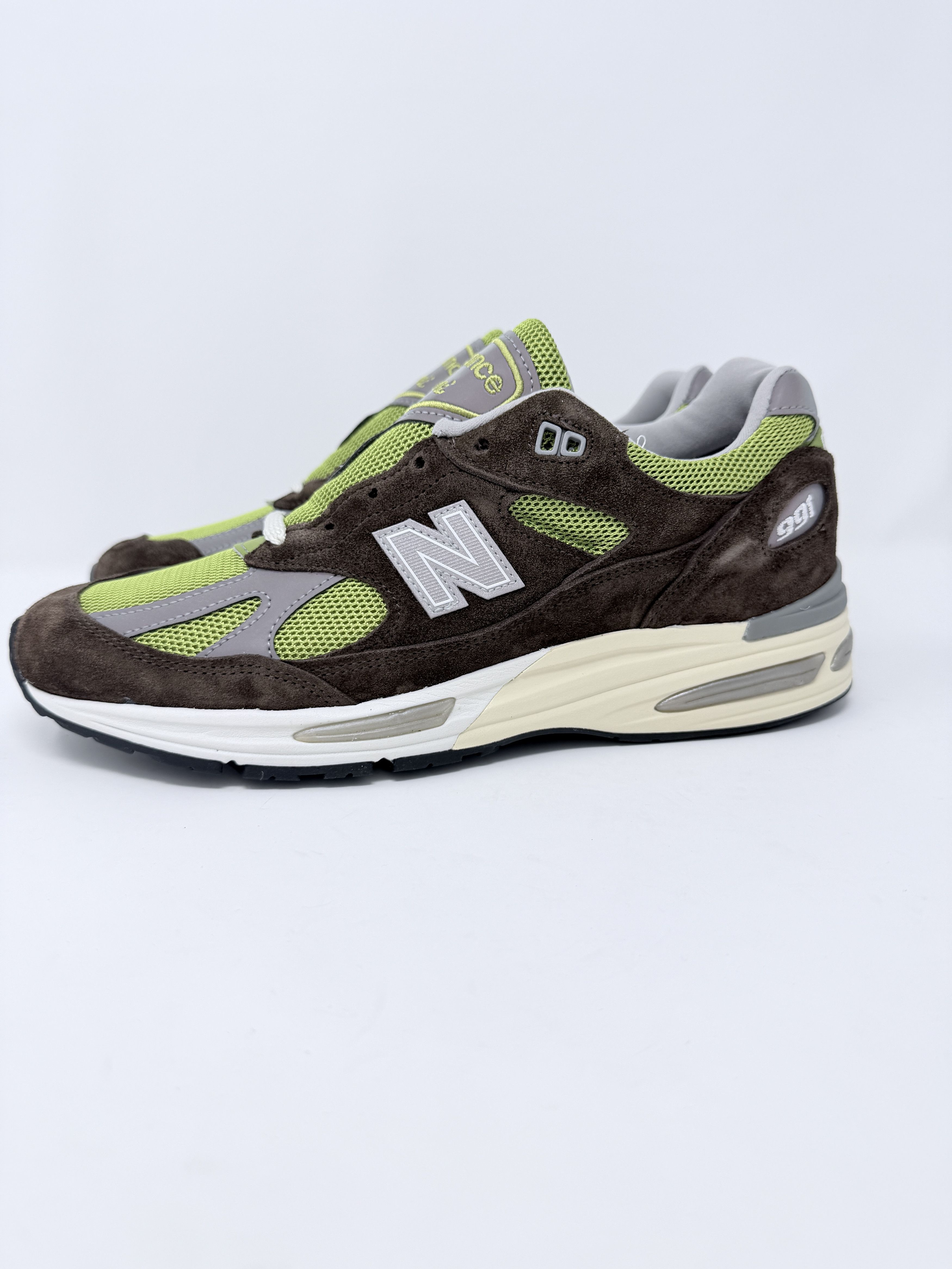 Kith × New Balance Kith New Balance 991v2 Danielle Cathari Matcha Reverse Size US 9.5 / EU 42-43 - 4 Thumbnail