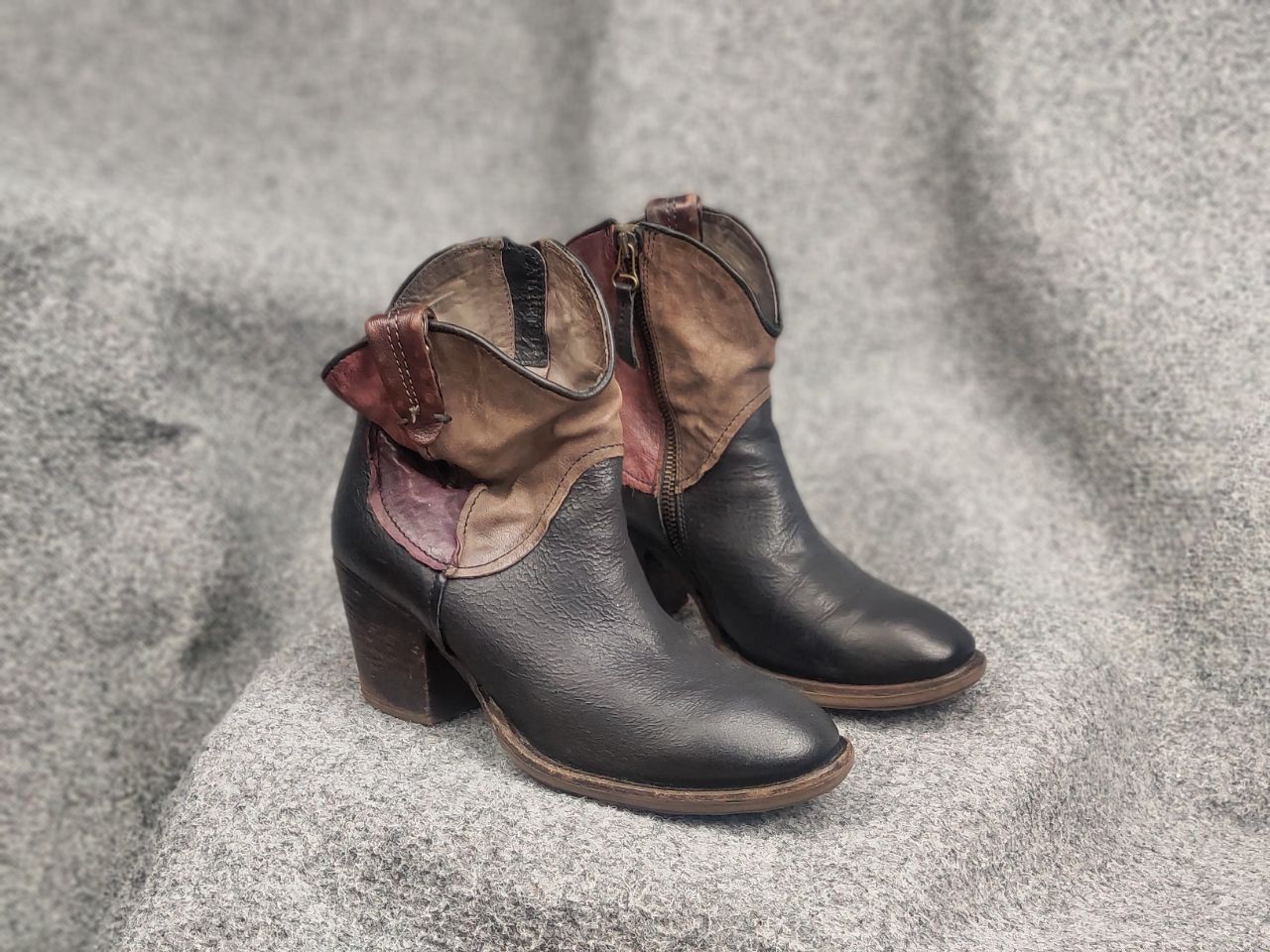 A.S.98 A.S.98 Vintage Boho AirStep Leather Ankle Heel Zip Boots Size US 9 / IT 39 - 5 Thumbnail