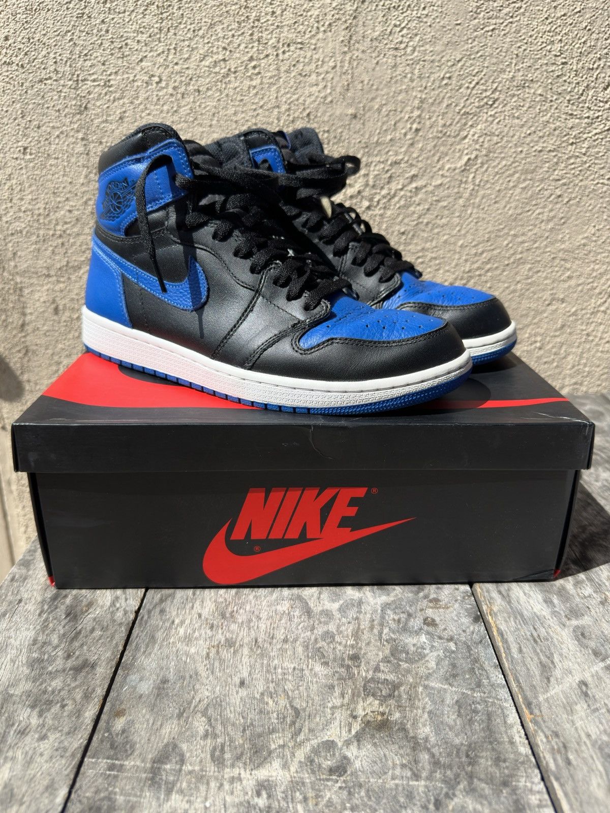 Jordan Brand × Nike Air Jordan 1 Retro High OG (Royal 2017) Size US 9 / EU 42 - 1 Thumbnail