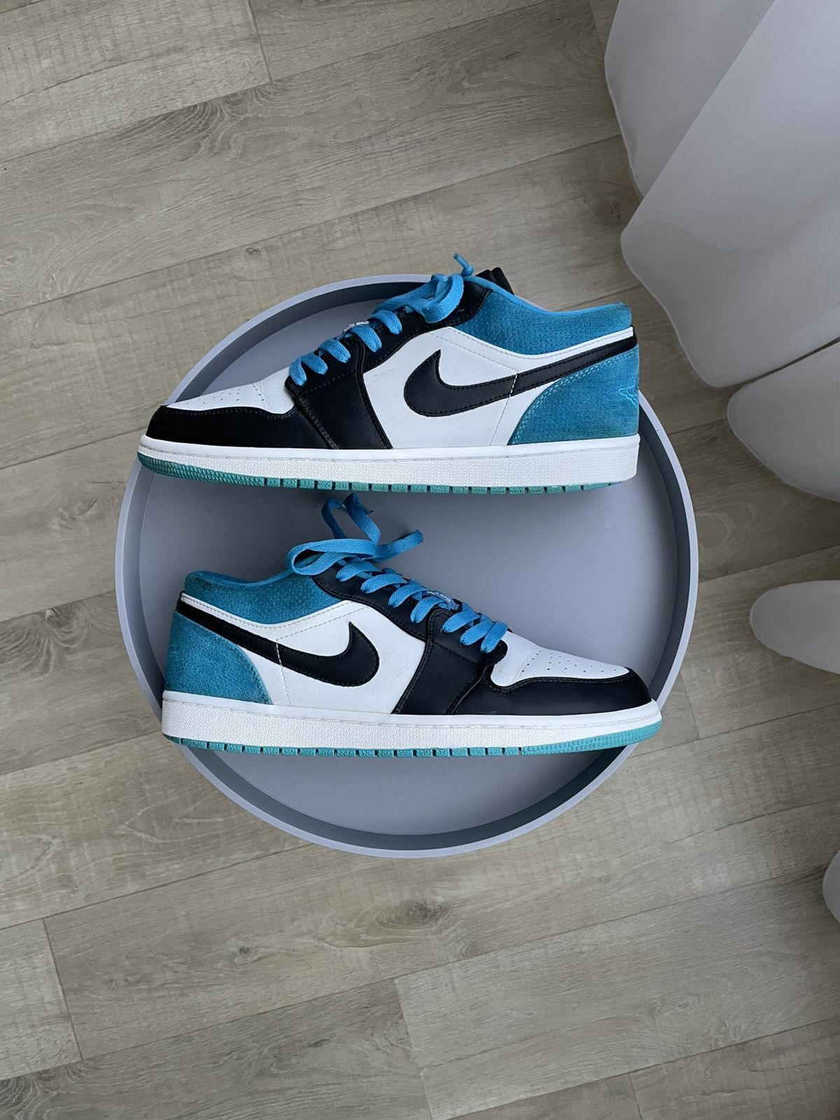 Nike air Jordan low Laser Blue sneakers men's Sz us10,5