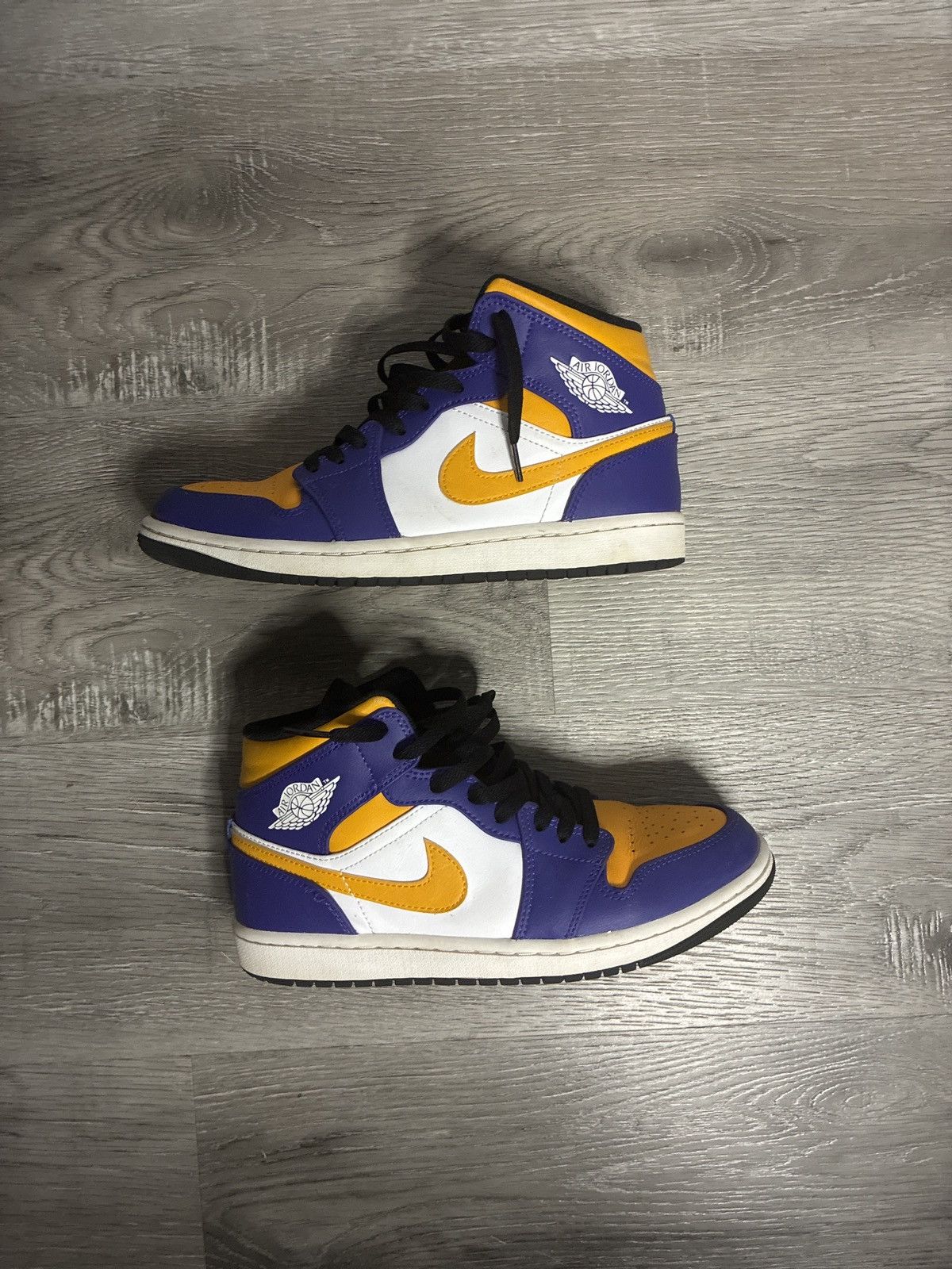 Jordan Brand Jordan 1 Mid “Lakers” Size US 8 / EU 41 - 2 Thumbnail