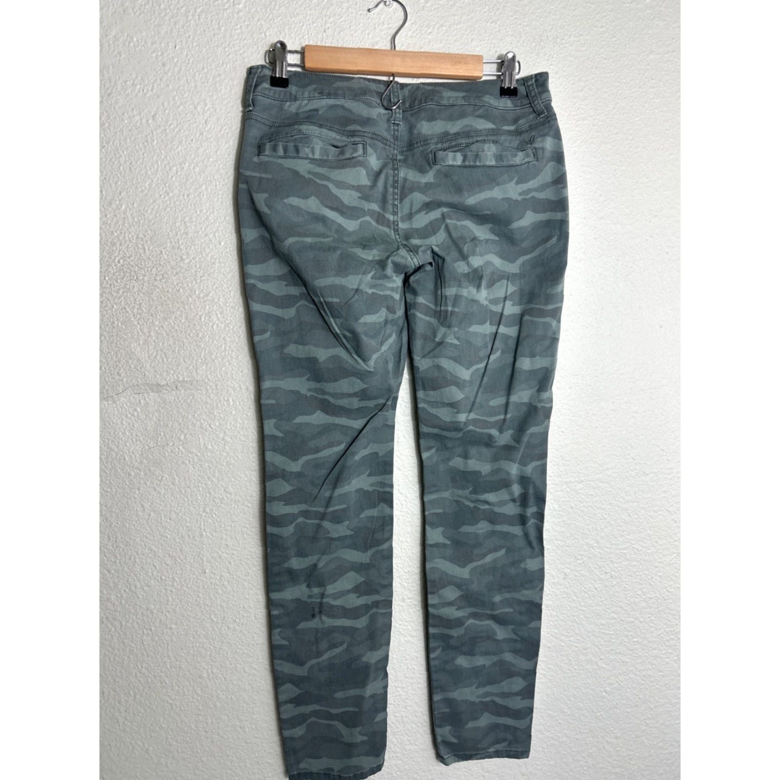 American Eagle Outfitters American Eagle Stretch Skinny Camo Pants Women’s Size 4 Measured 28x29 Size 27" / US 4 / IT 40 - 7 Thumbnail