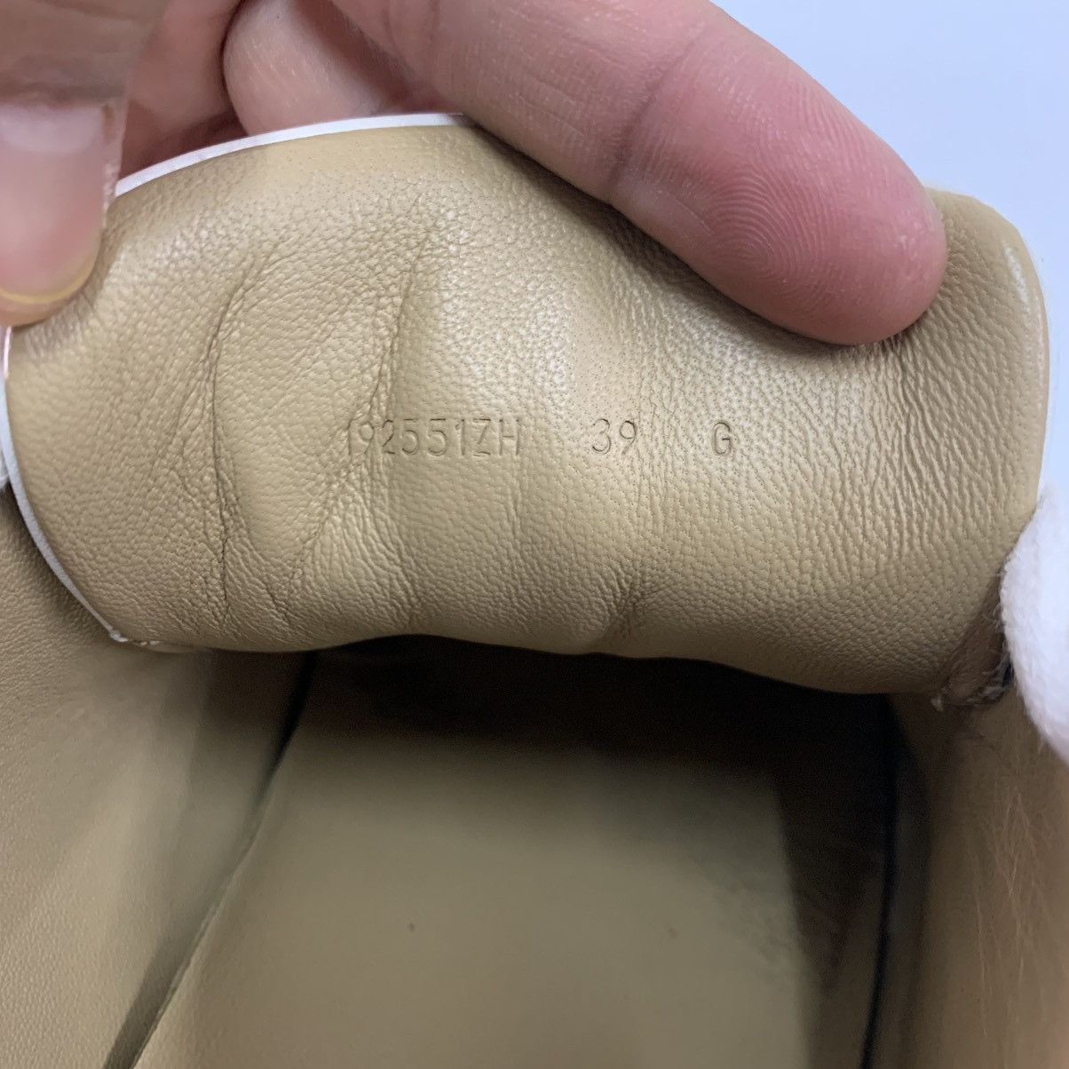 Hermes HERMES WHITE PEGASE SNEAKERS Pre-Owned Shoes Size US 6.5 / EU 39-40 - 10 Thumbnail