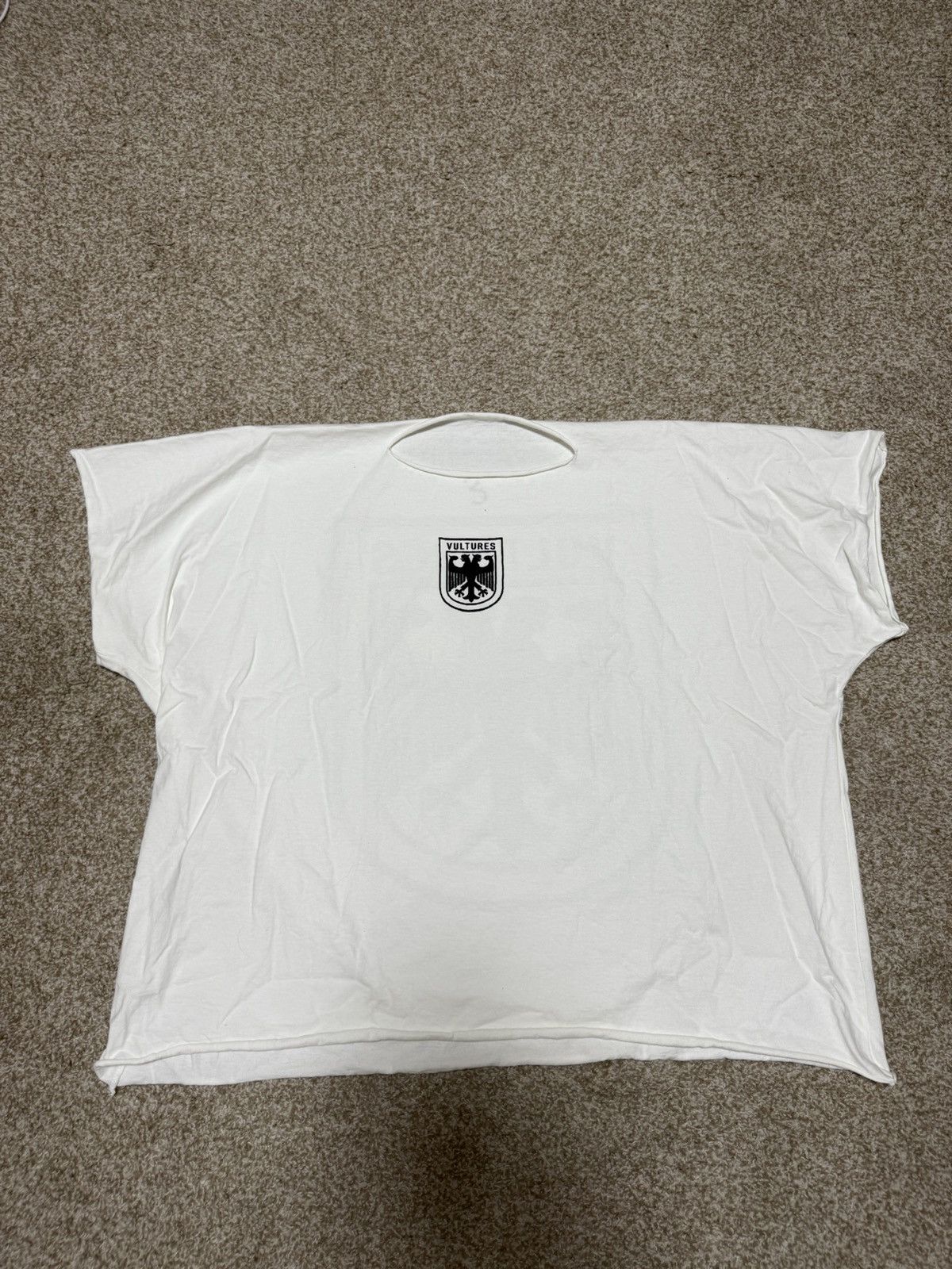 Kanye West Kanye West Vultures Logo Tee Size US XL / EU 56 / 4 - 1 Thumbnail