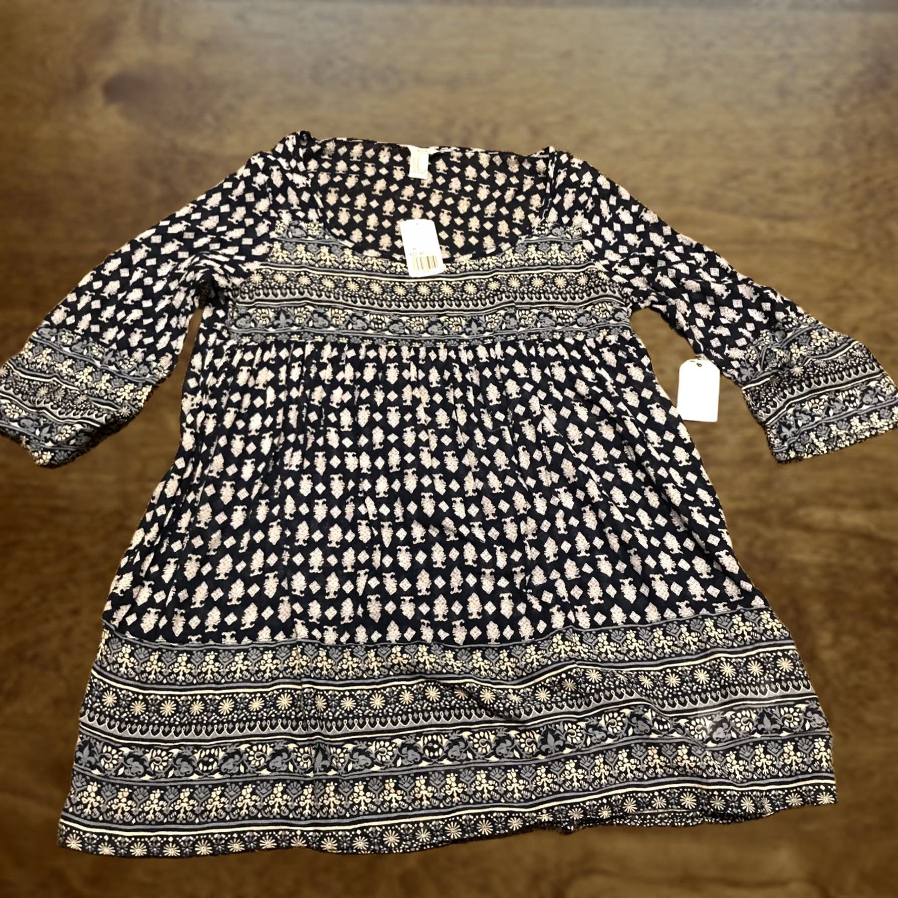 Forever 21 FOREVER 21 Blouse Women M Blue Cotton Sheer Round Neck Bell Sleeve Casual Regular, Geometric Pattern, Long Sleeve, Basic Style Size M / US 6-8 / IT 42-44 - 1 Thumbnail