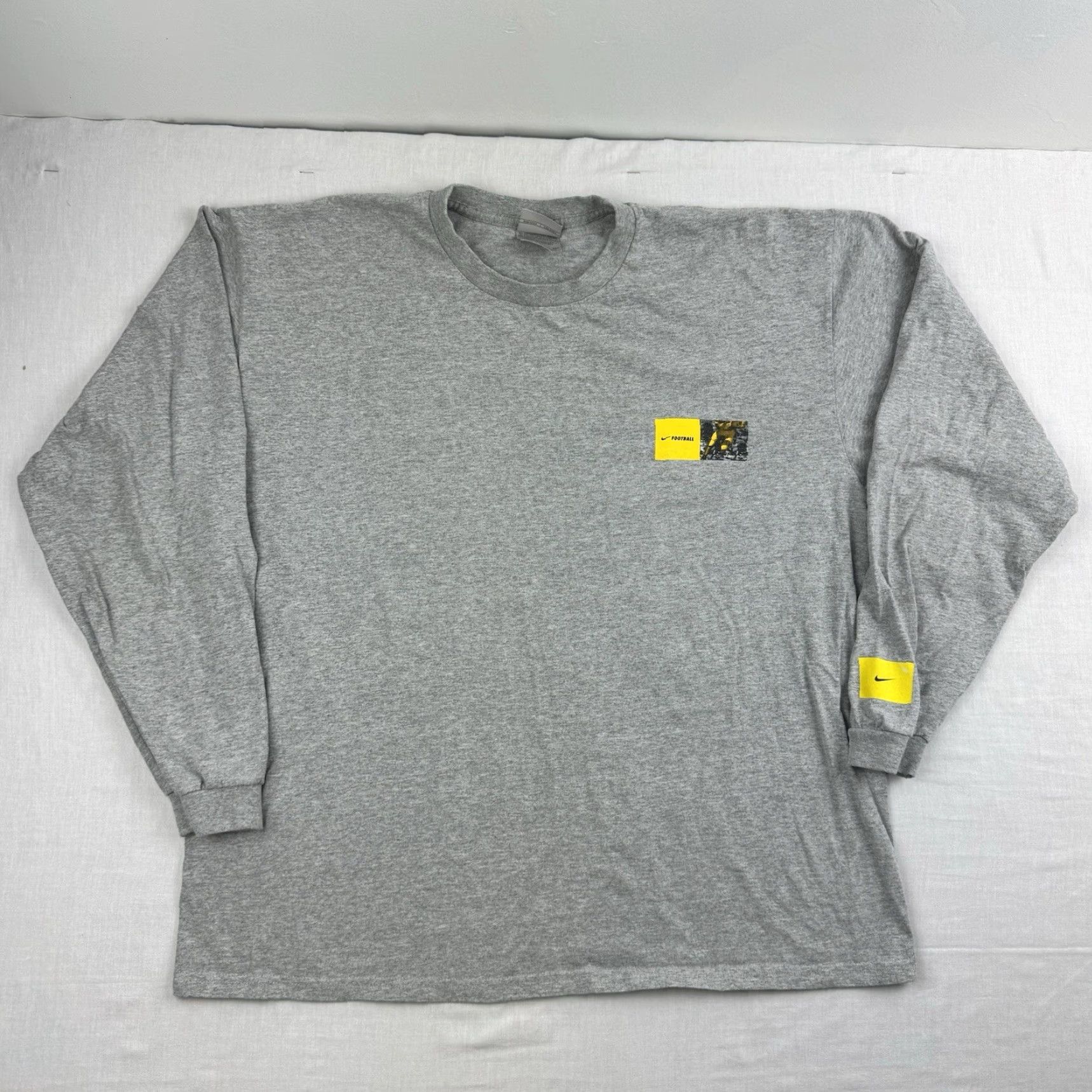 Nike VINTAGE Nike Football Shirt Adult XL Gray Long Sleeve Crew Neck Y2K Sports Mens Size US XL / EU 56 / 4 - 3 Thumbnail