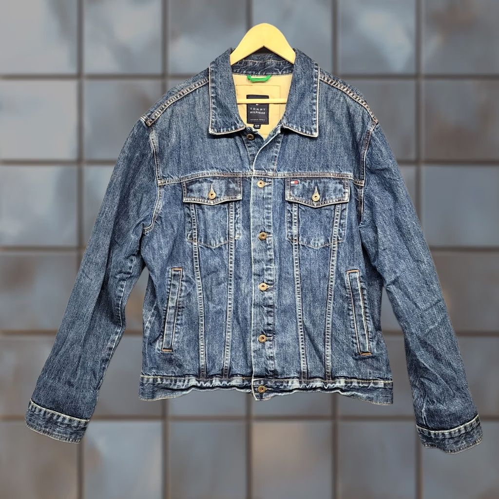 Tommy Hilfiger VINTAGE Tommy Hilfiger Jean Jacket Mens XL Blue Denim Trucker Y2K Jacket Mens XL Blue Denim Trucker Button Closure Vintage Mens Size US 36 / EU 52 - 1 Thumbnail