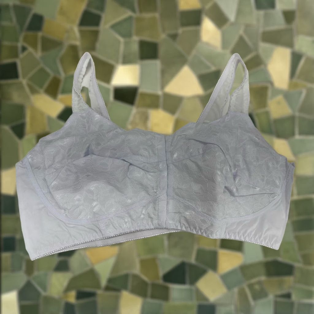 Bones No Bones Bra Womens Bra Size 48D White Front Closure NWTs Black 58776 Adjustable Strap Plus Size Cup D Womens Bra Size ONE SIZE - 1 Thumbnail