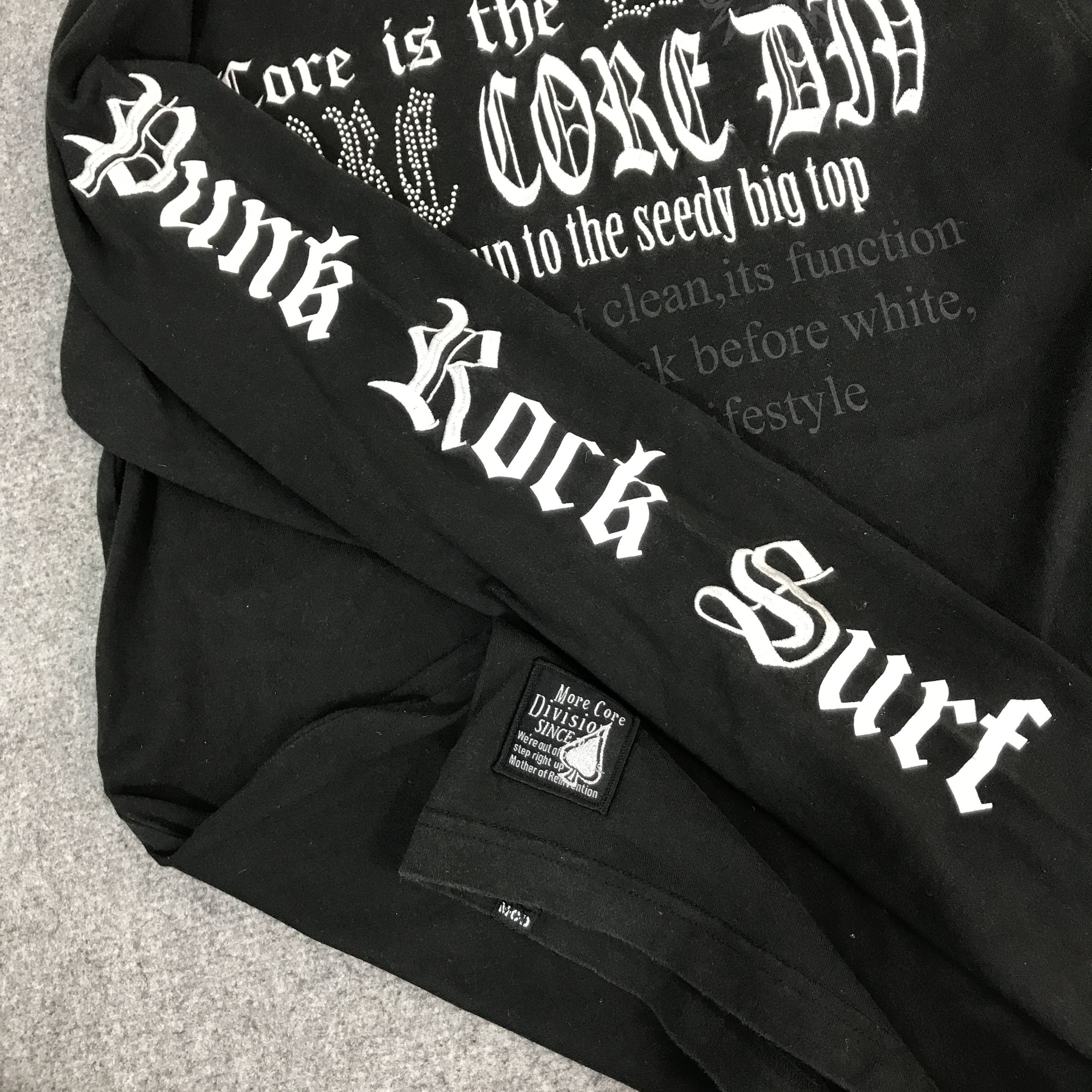 Japanese Brand more core division Embroidery Design Long sleeve T-shirt Size US L / EU 52-54 / 3 - 7 Thumbnail