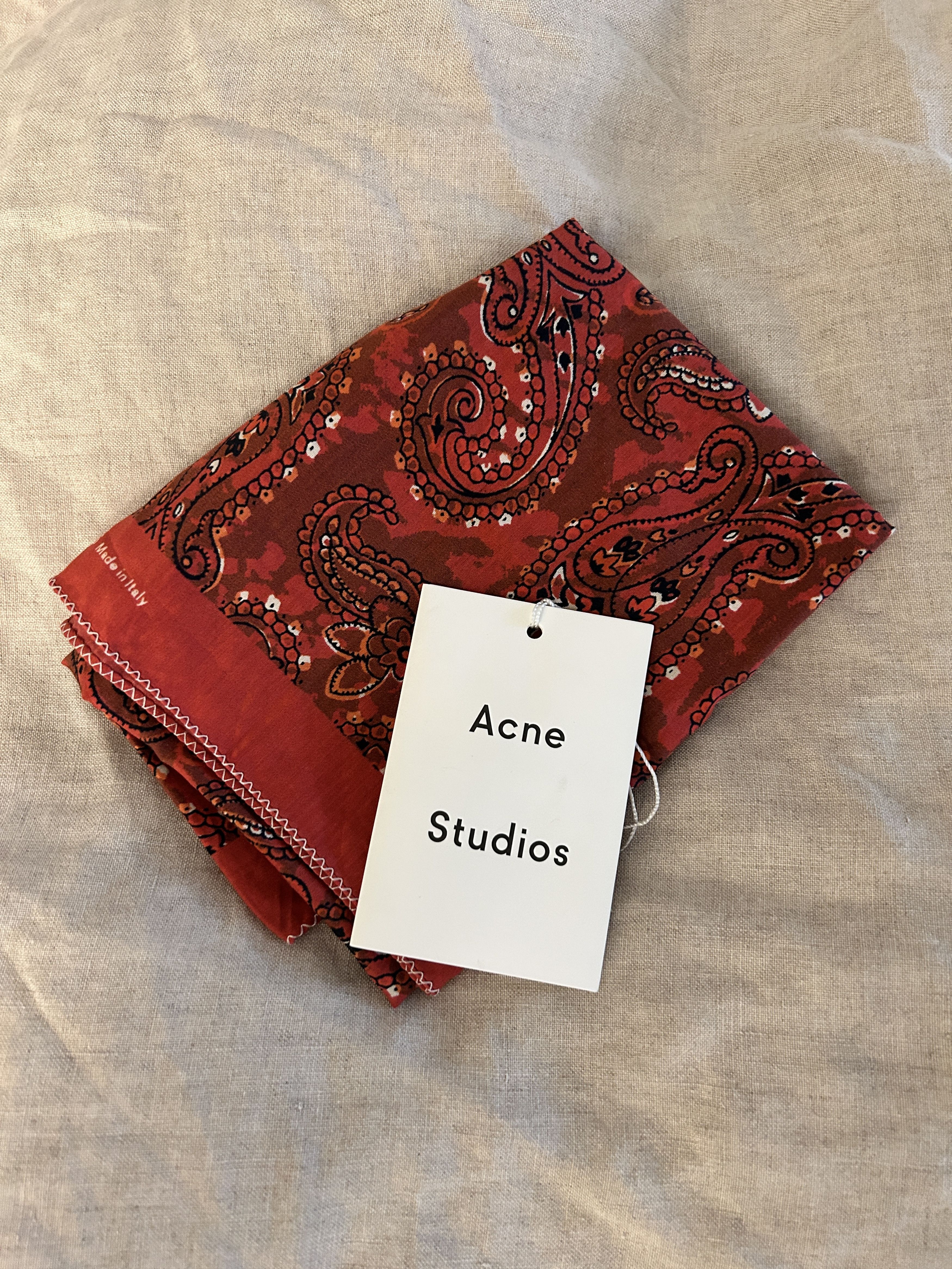 Acne Studios Acne Studios Bandana floral Scarves silk RED Size ONE SIZE - 5 Thumbnail
