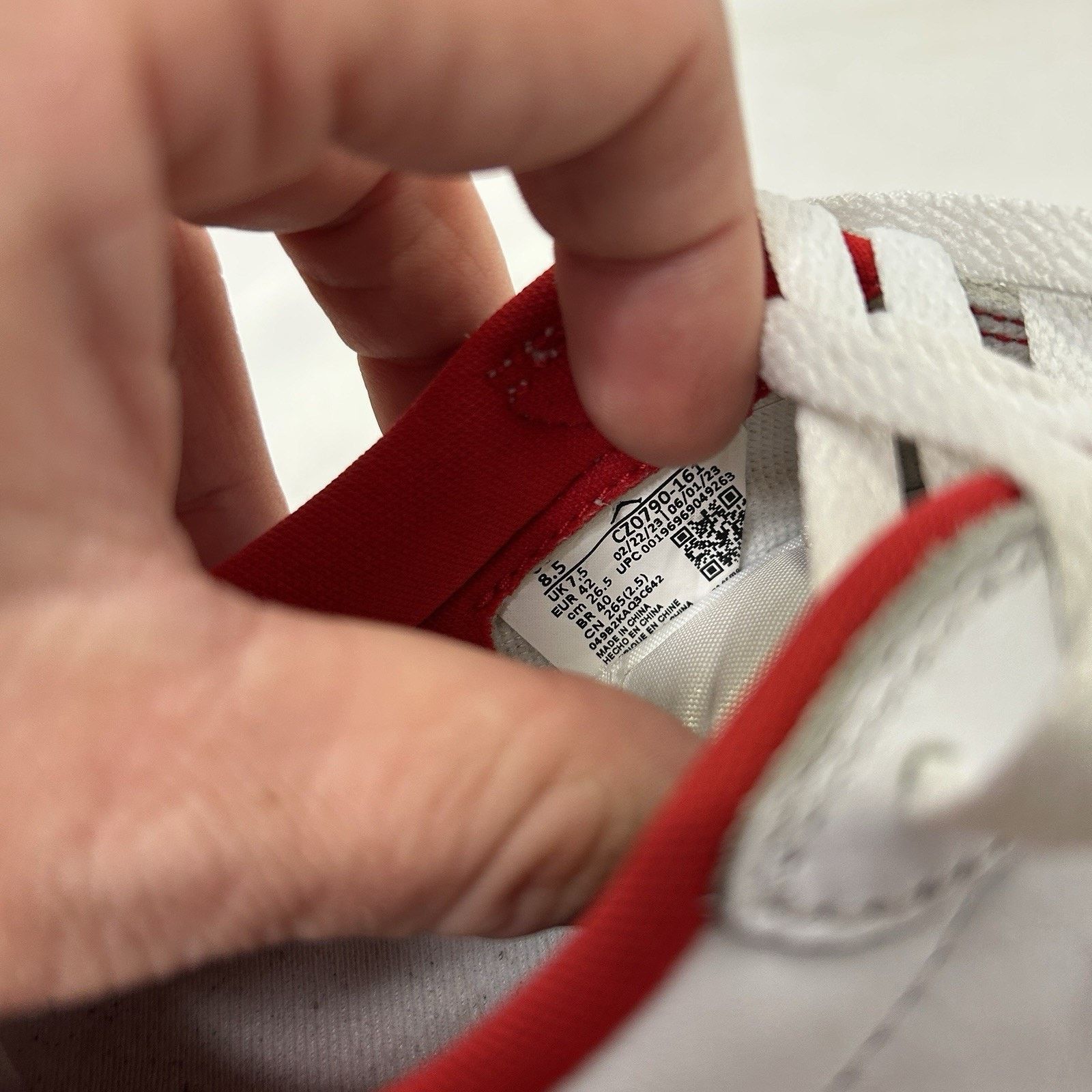 Jordan Brand Nike Air Jordan 1 Retro Low OG “University Red White” Size US 8.5 / EU 41-42 - 9 Thumbnail