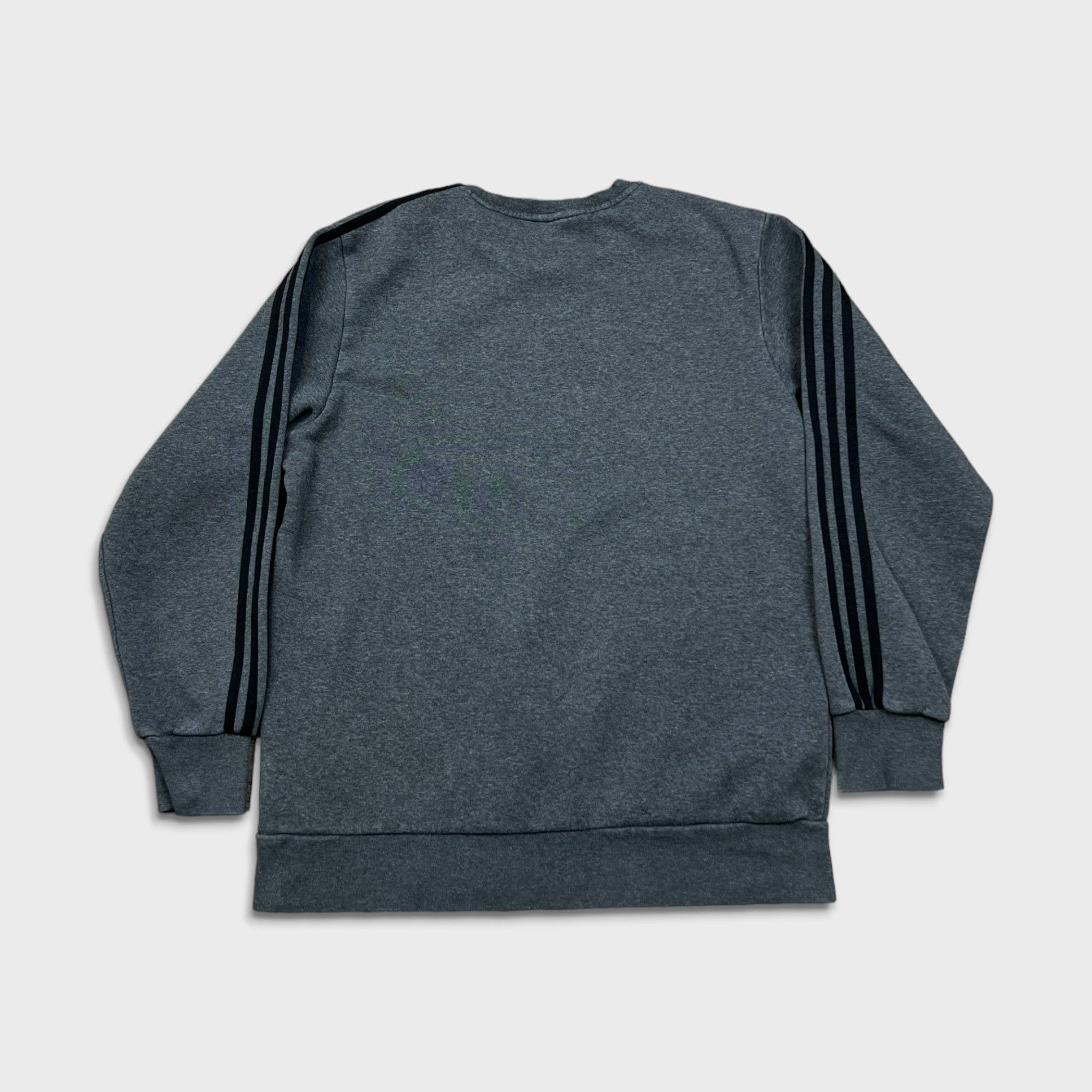 Adidas × Vintage Adidas Sweatshirt Large Essentials Spell Out Pullover Crew Size US L / EU 52-54 / 3 - 3 Thumbnail