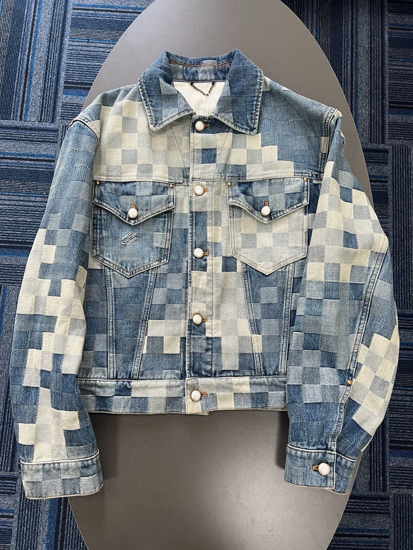 Louis Vuitton Louis Vuitton X Feidong Co-branded Denim Jacket Nextarrow-2 Size US S / EU 44-46 / 1 - 1 Thumbnail