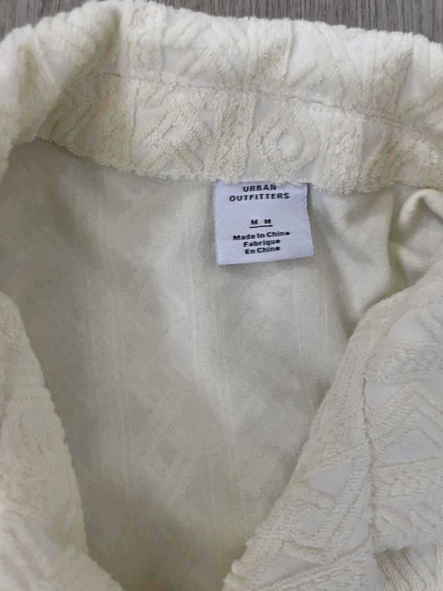 Urban Outfitters Cream Button Up Size US M / EU 48-50 / 2 - 3 Thumbnail