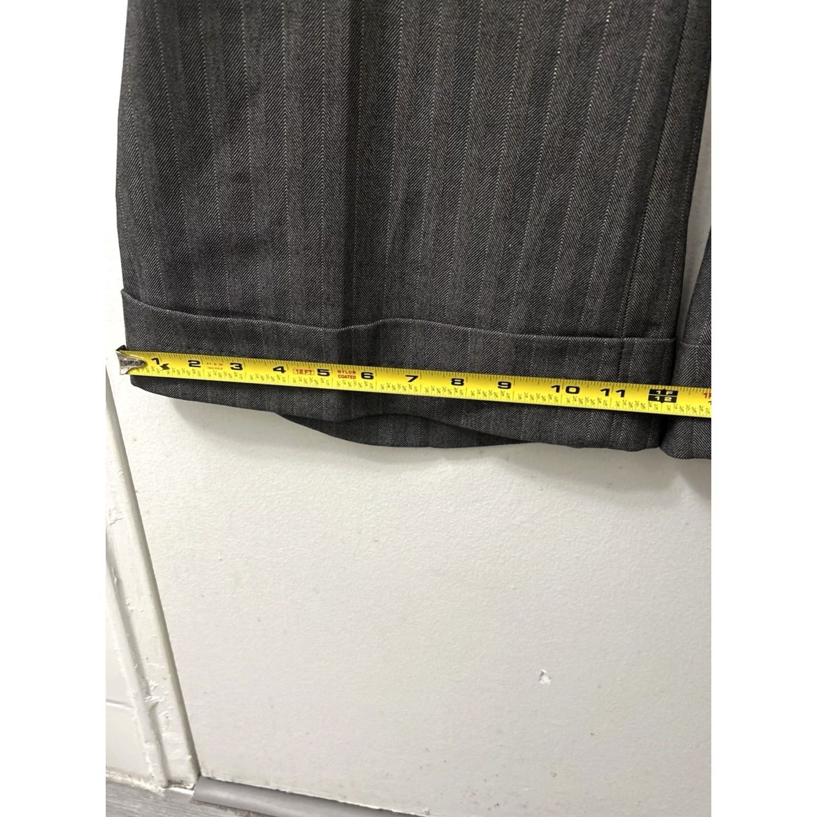 Old Navy Old Navy Dress Pants Womens Regular Size 42x33 Grey Herringbone Pinstripe Wide-Leg Cuffed NWT Size 28" / US 6 / IT 42 - 5 Thumbnail
