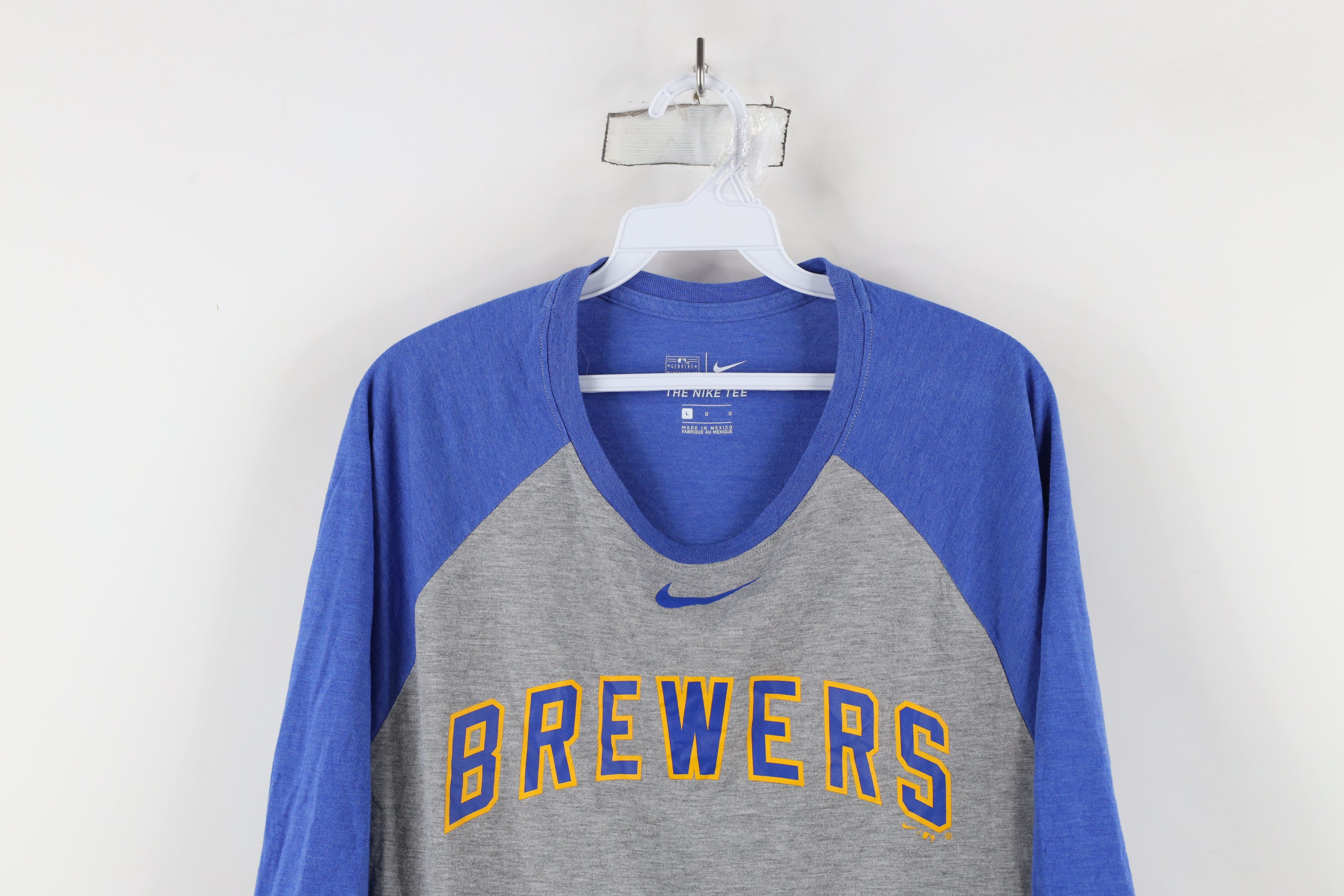 Nike × Vintage Vintage Y2K Nike Swoosh Milwaukee Brewers Raglan T-Shirt Size US L / EU 52-54 / 3 - 2 Thumbnail
