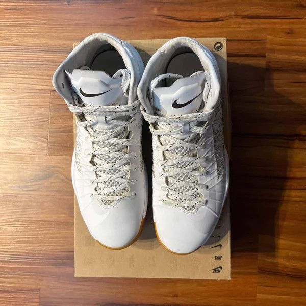 Nike × Undefeated Nike Hyperdunk 20120 Undefeated White/Gum Size US 9 / EU 42 - 4 Thumbnail