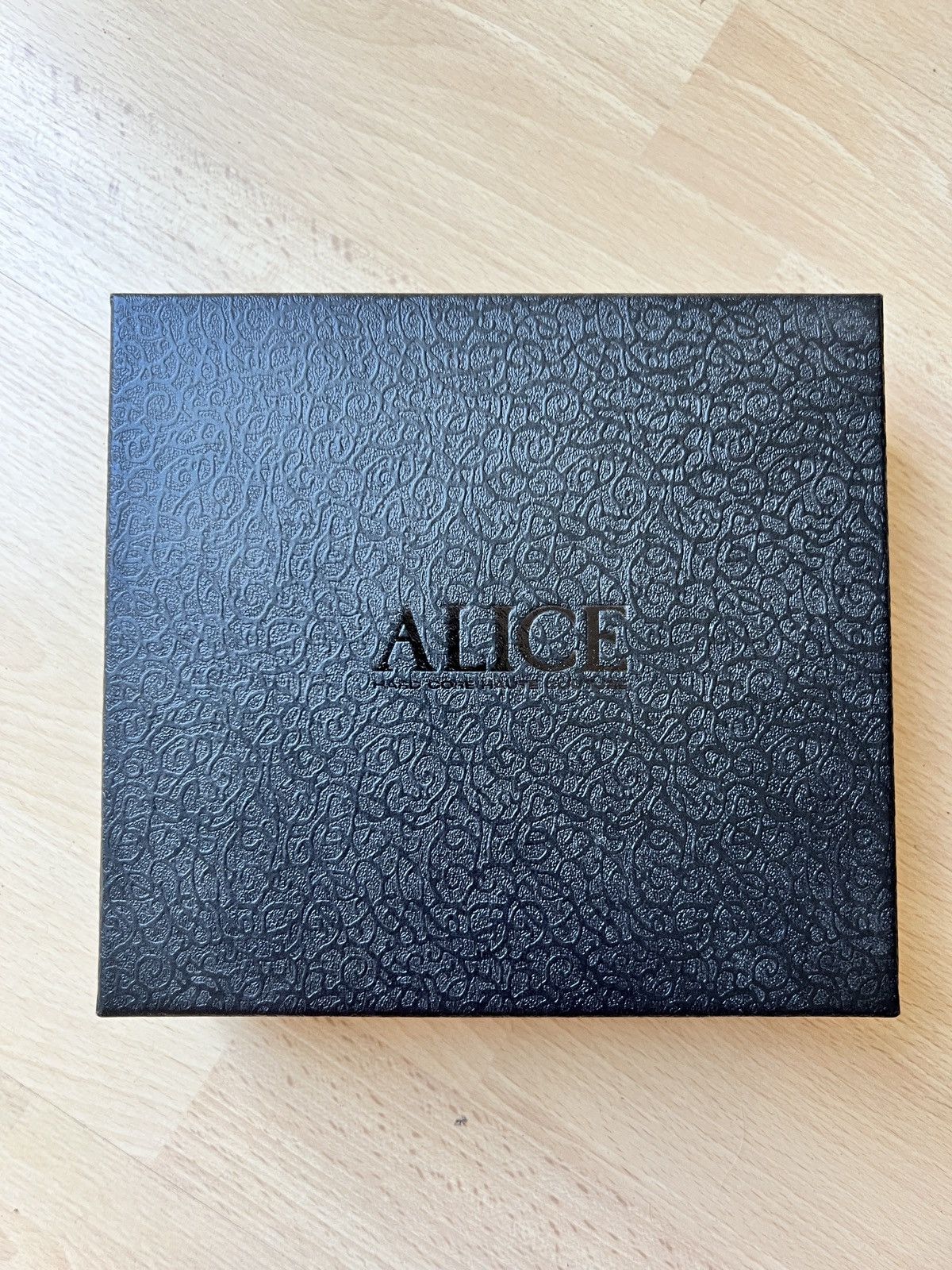 Alice Hollywood Clothing: Curated Shirts, Jeans, Shoes