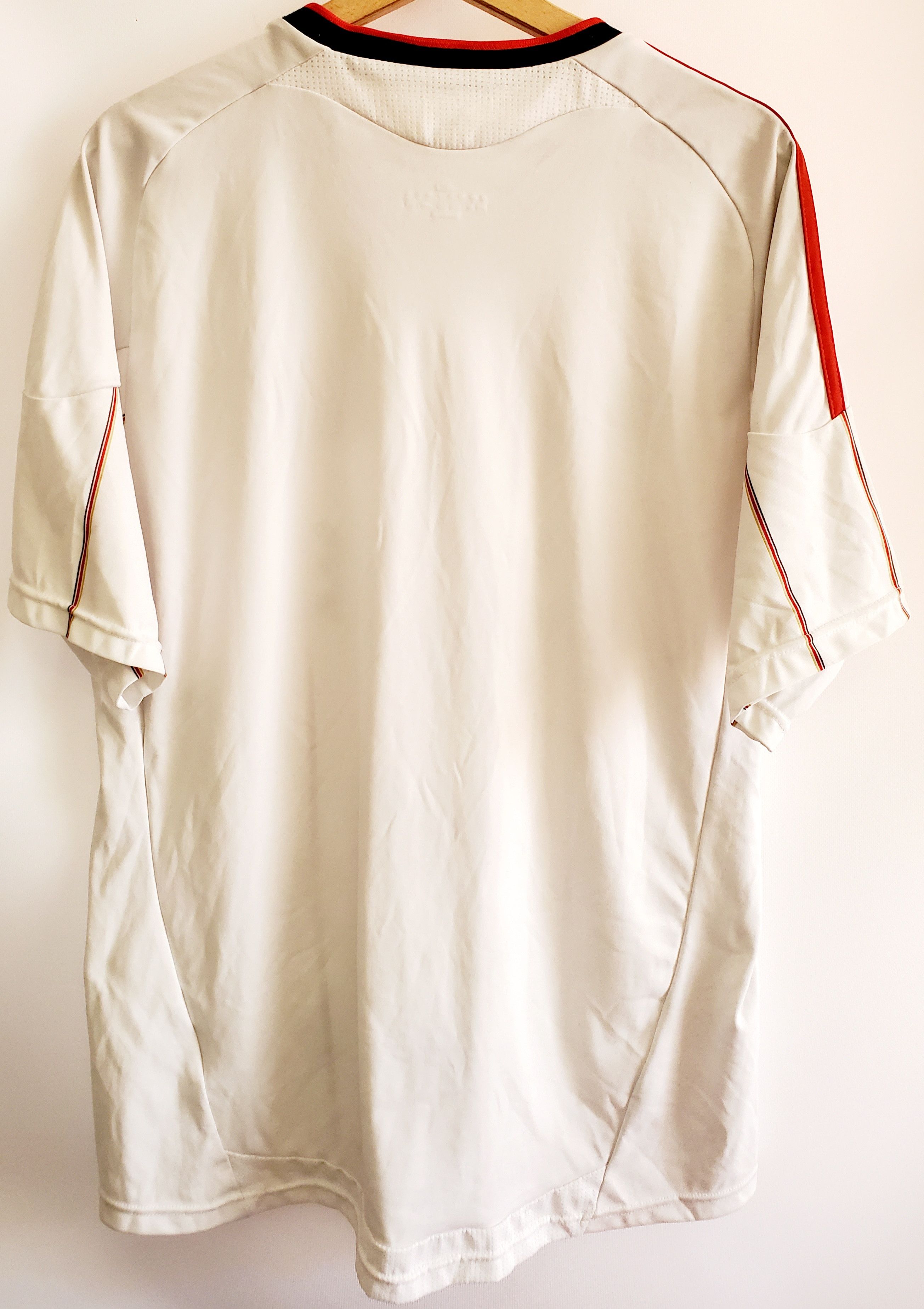 Adidas 2010-11 LIVERPOOL SHIRT SOCCER Jersey size L Size US L / EU 52-54 / 3 - 5 Thumbnail