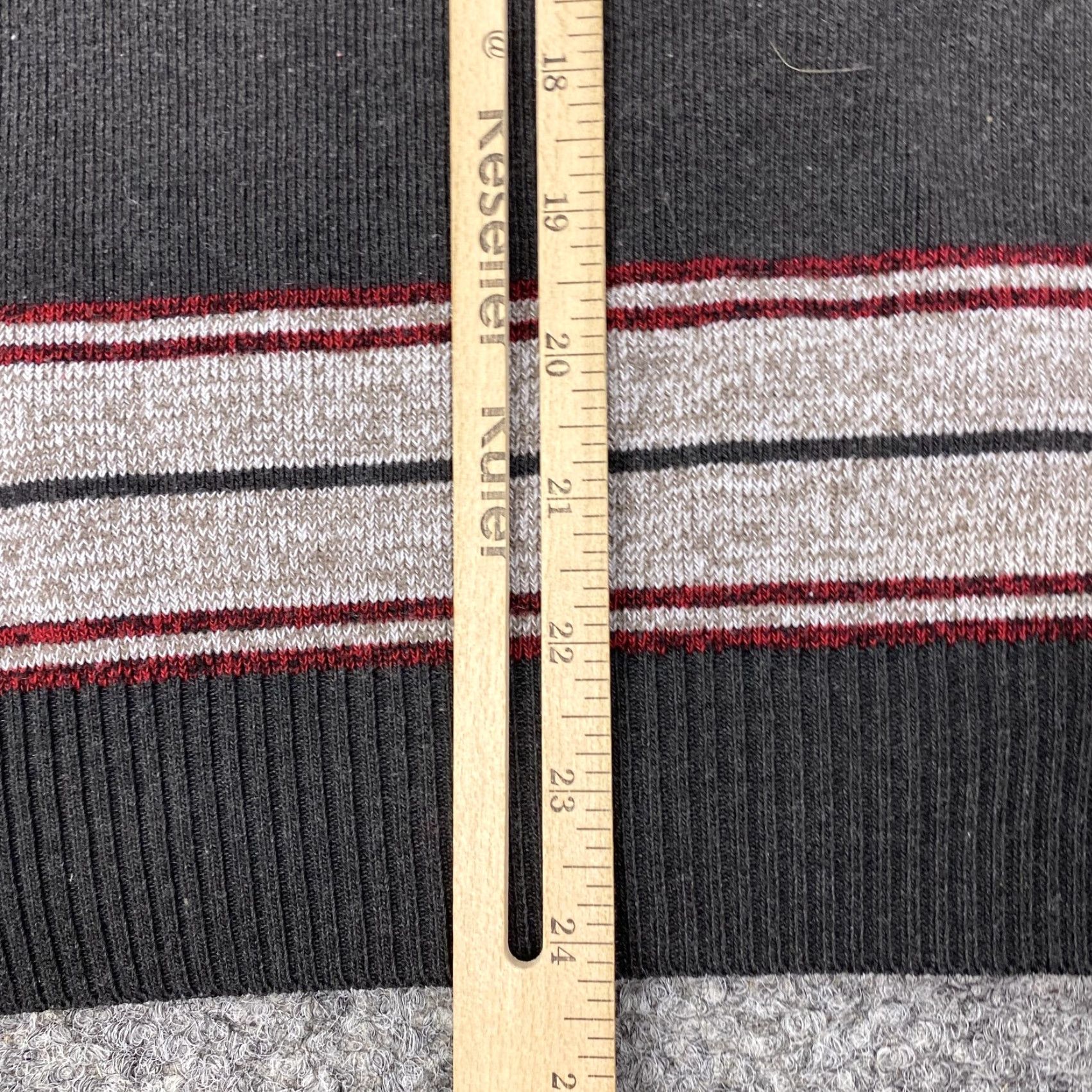 Vintage VINTAGE Kadulon Sweater Mens Large Gray Red Striped Half Zip Pullover Knit 1/4 Zip Mock Neck All Seasons Casual Mens Size US L / EU 52-54 / 3 - 5 Thumbnail