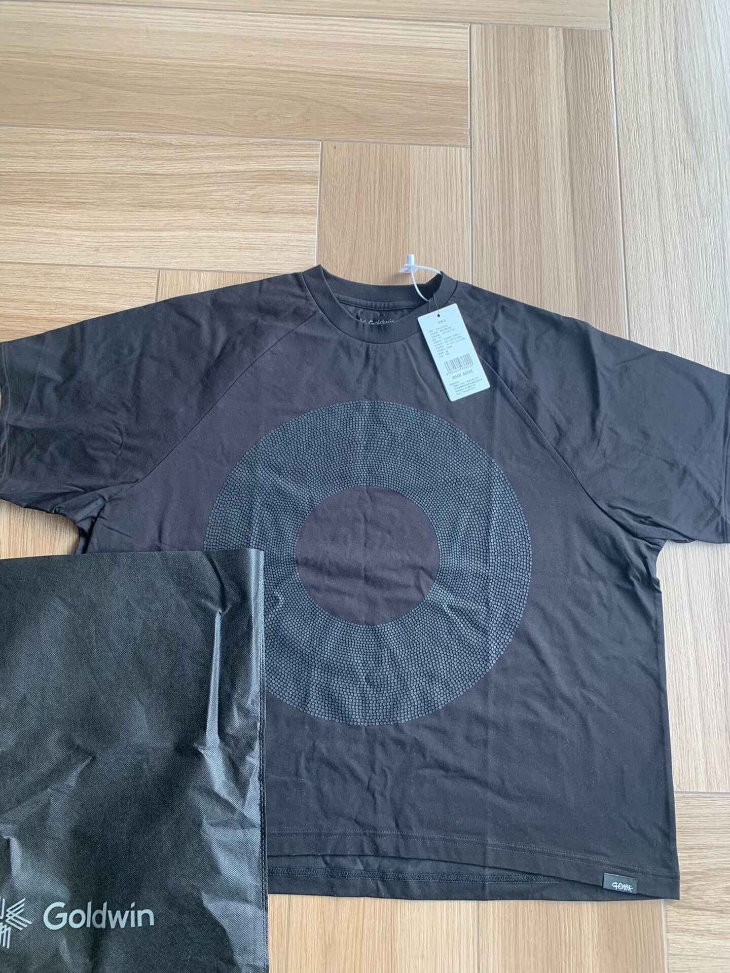 Goldwin black short sleeve t-shirt with unique cut Size US L / EU 52-54 / 3 - 1 Thumbnail