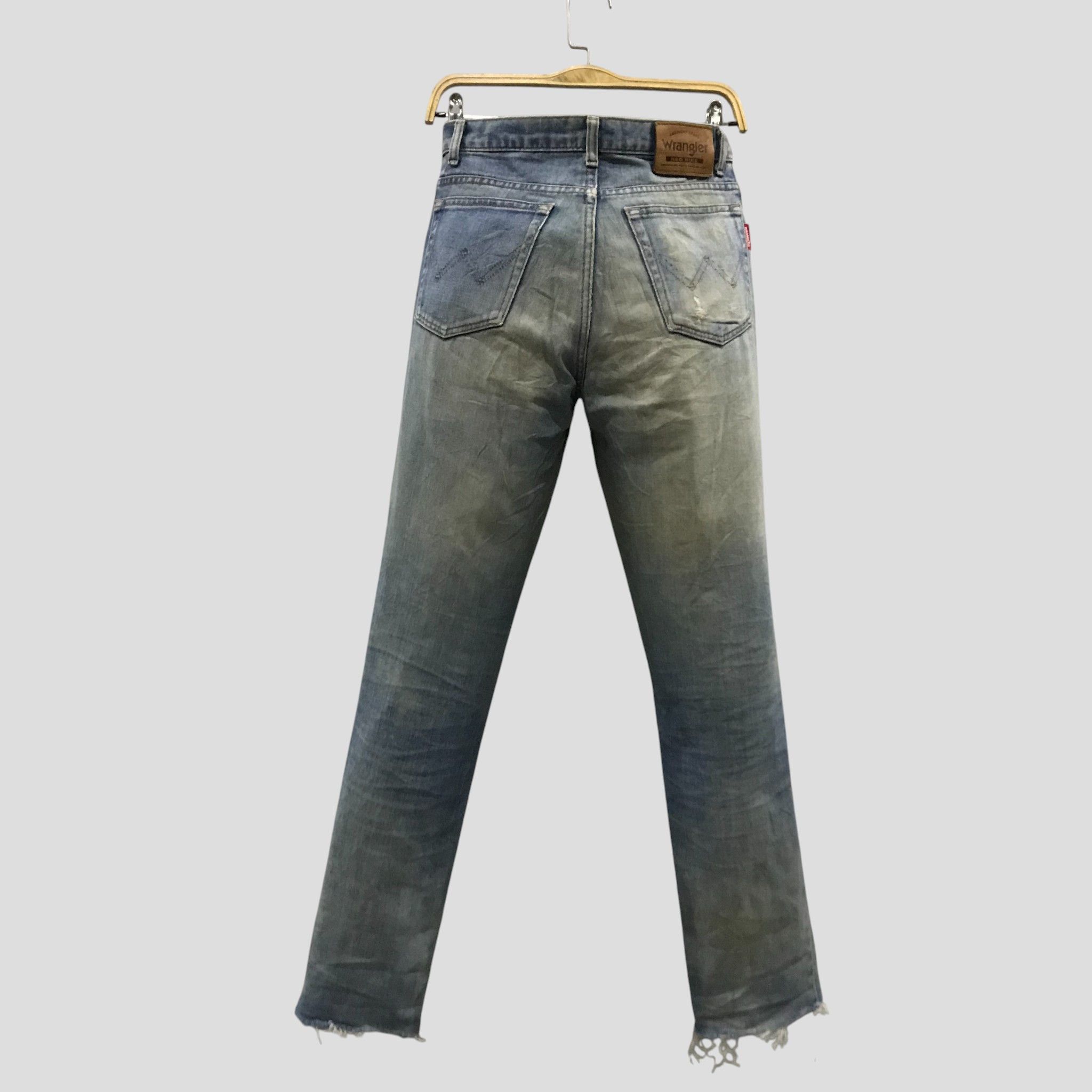 Wrangler Wrangler Neo Nine Faded Light Wash High-Rise Straight Leg Size US 29 - 2 Thumbnail