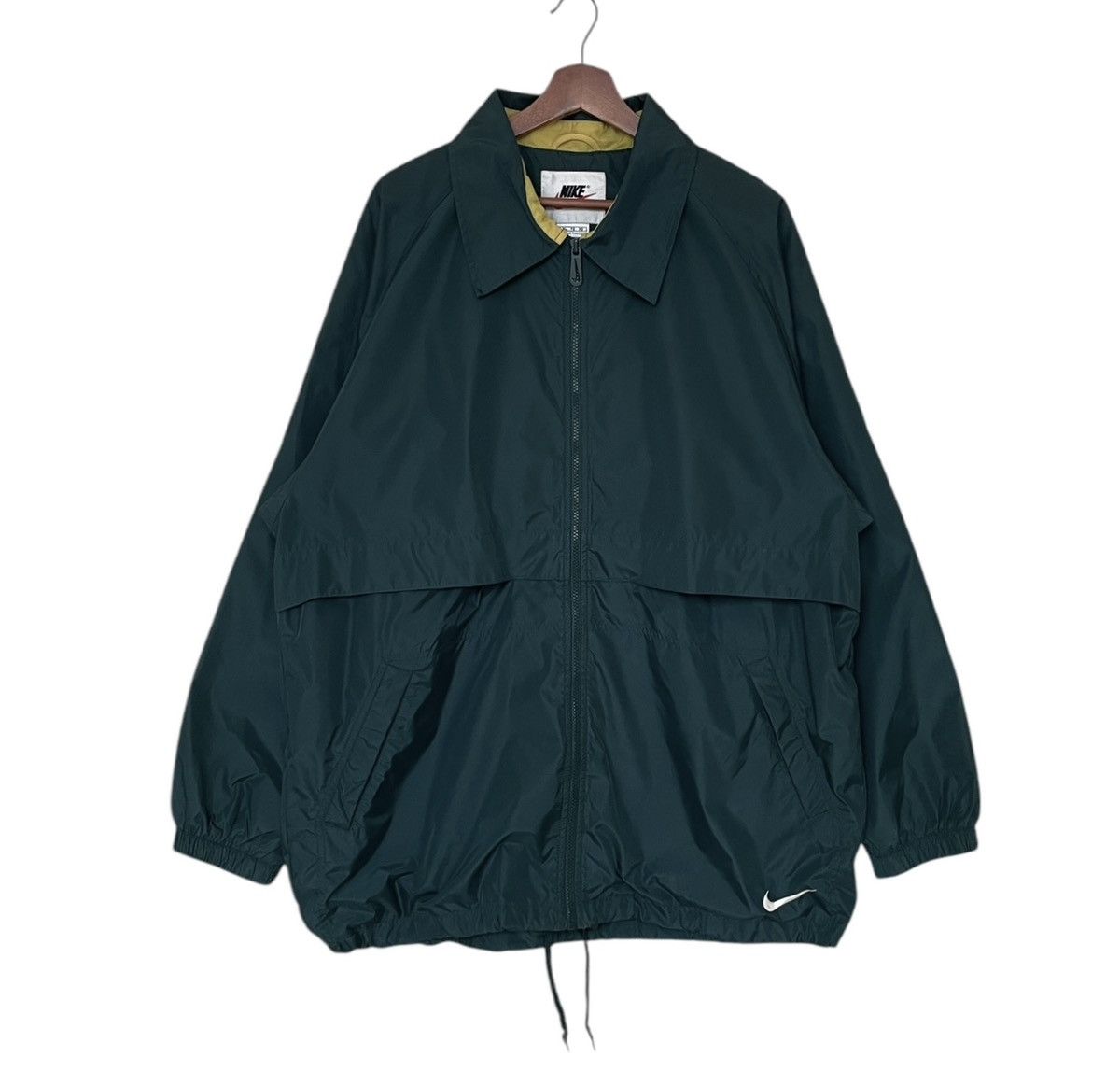 Vintage Vintage Brand Nike Windbreaker Nylon Jacket 1990s Size US XL / EU 56 / 4 - 1 Thumbnail