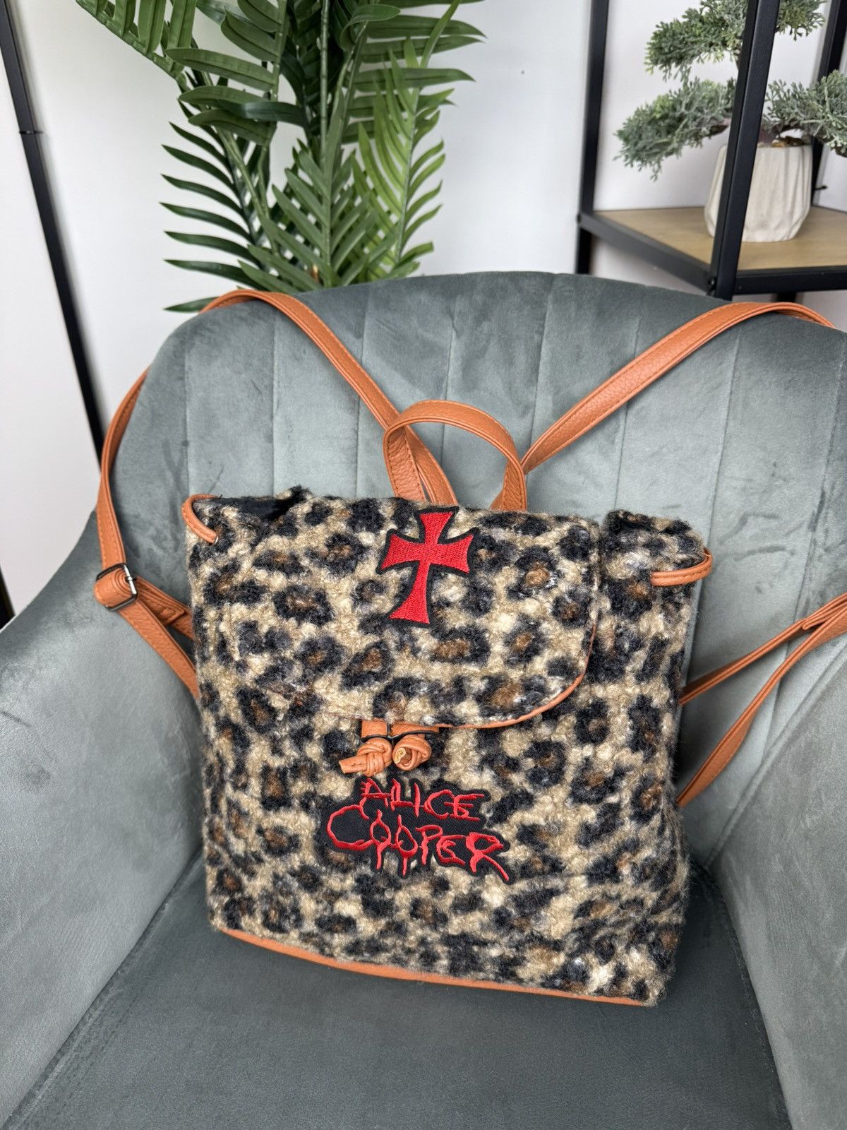 Band Tees × Designer Alice Cooper Leopard Unisex OS Backpack Knapsack Size ONE SIZE - 2 Thumbnail