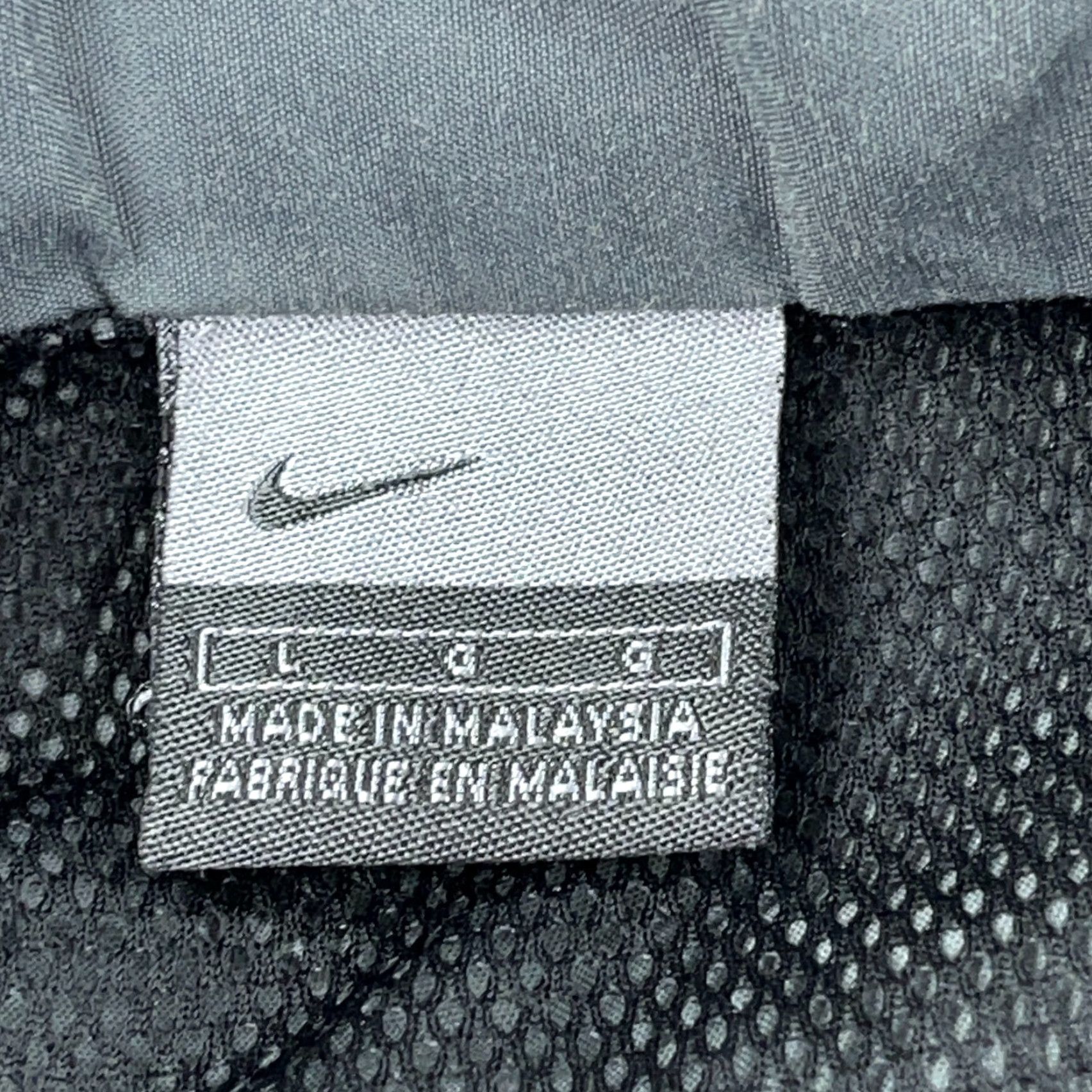 Nike VINTAGE Nike Jacket Mens Large Gray Windbreaker Zip Full Zip All Seasons Packable Pockets 80s 90s Retro Modern Nike Mens XL? Size US L / EU 52-54 / 3 - 3 Thumbnail