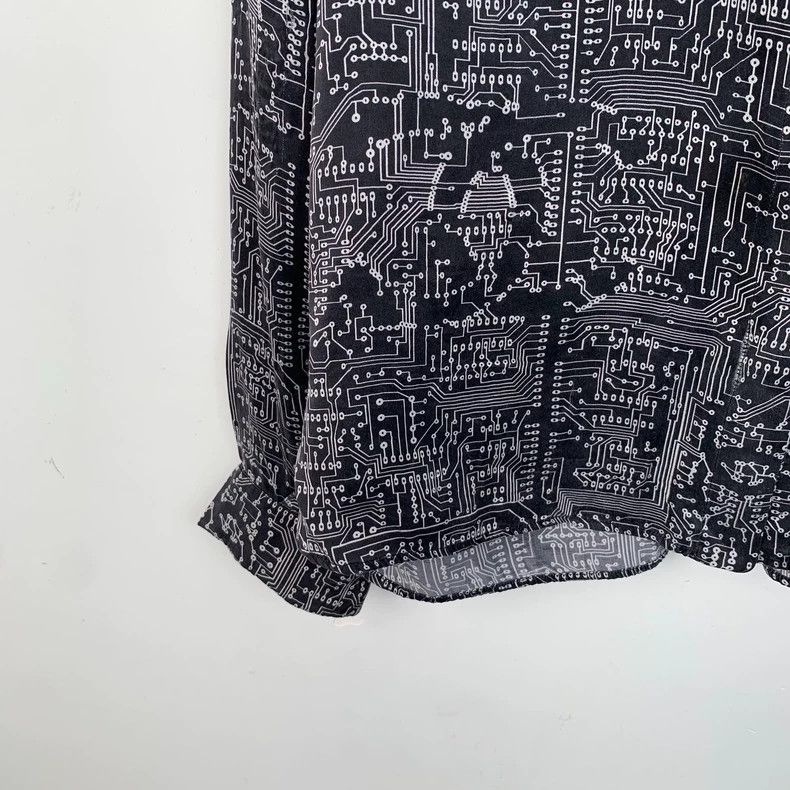 Chanel ChanelFull-print silk shirt with black logo pattern 2503-Ne Size XS / US 0-2 / IT 36-38 - 4 Thumbnail