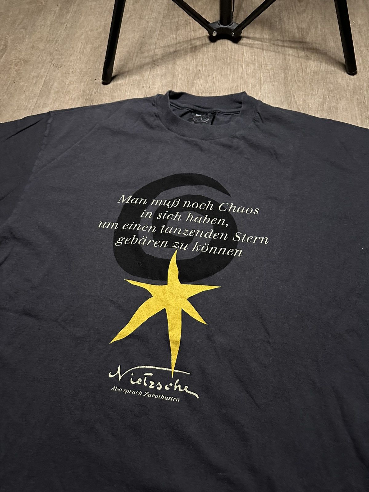 Vintage T-shirt made in Italy Parole Di Nietzsche spiral star Size US XL / EU 56 / 4 - 3 Thumbnail