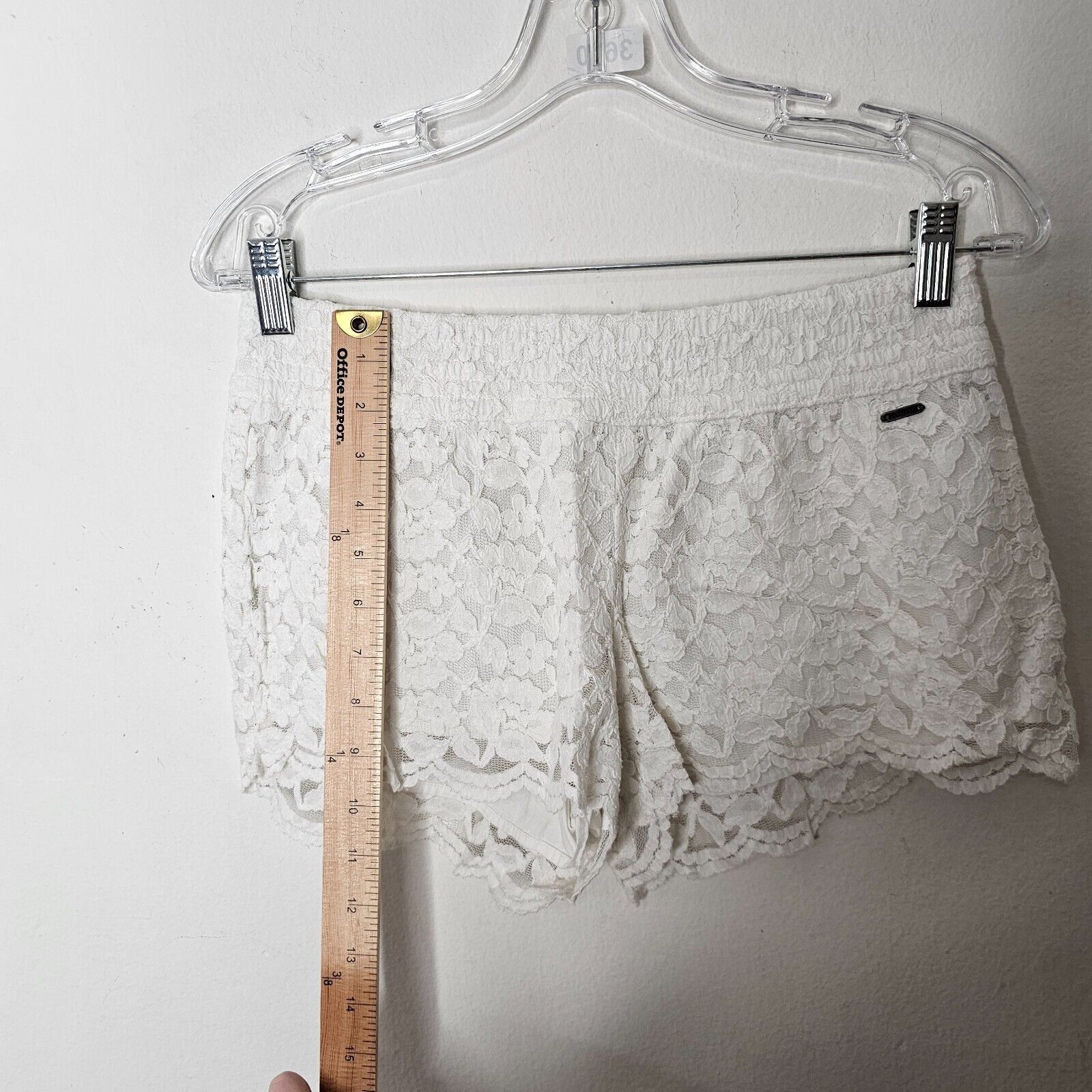 Hollister Hollister Ivory Floral Elastic Waist Lace Short Shorts M Size 30" / US 8 / IT 44 - 6 Thumbnail